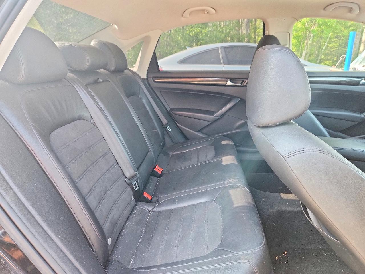 2012 Volkswagen Passat Sel Черный vin: 1VWCH7A39CC007648