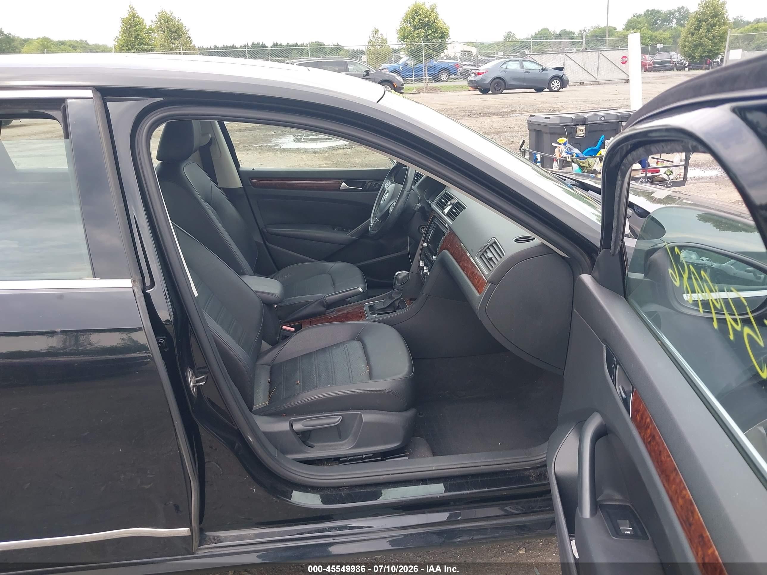 2012 Volkswagen Passat 2.5l Sel Черный vin: 1VWCH7A3XCC026399