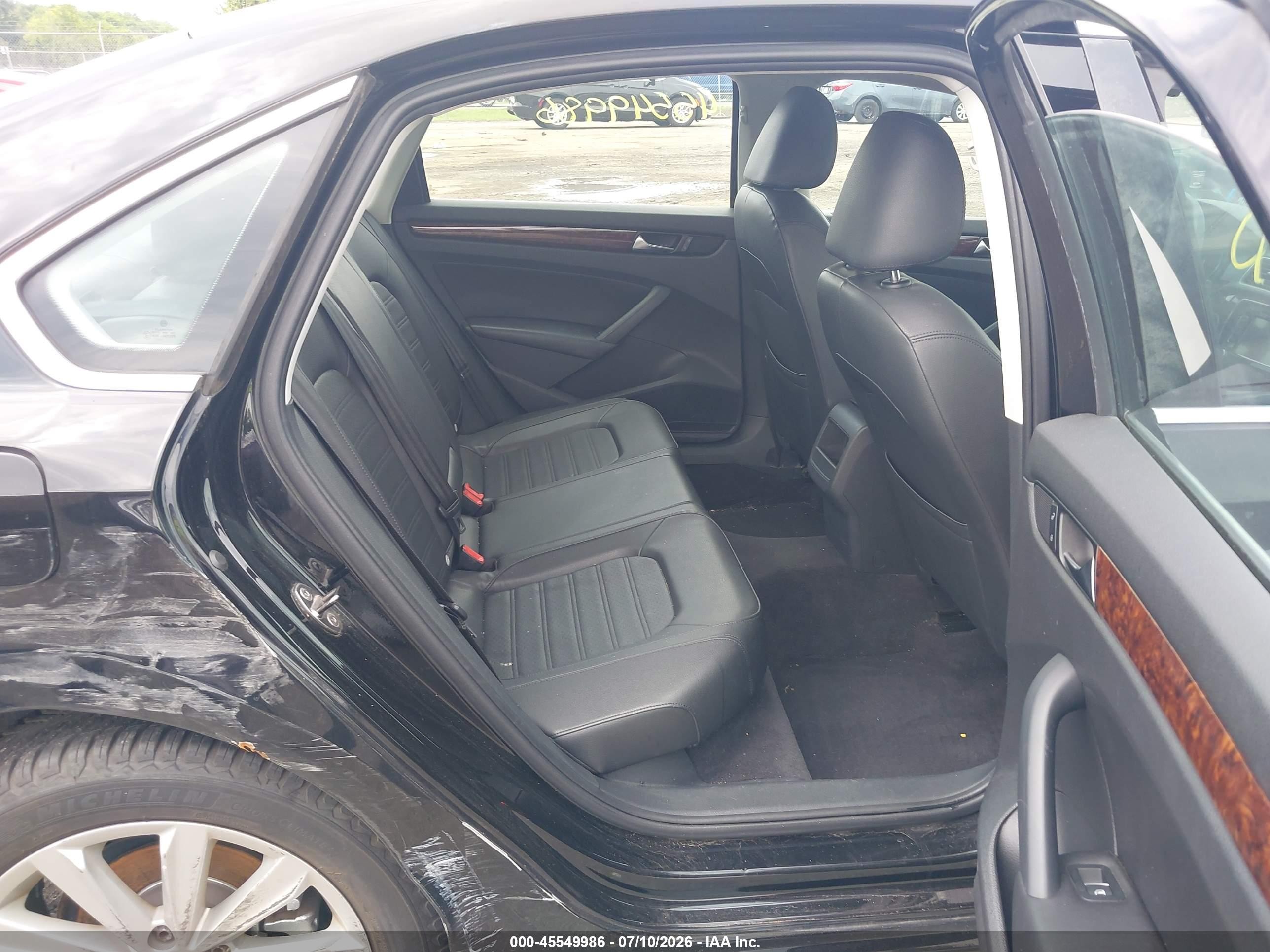 2012 Volkswagen Passat 2.5l Sel Черный vin: 1VWCH7A3XCC026399