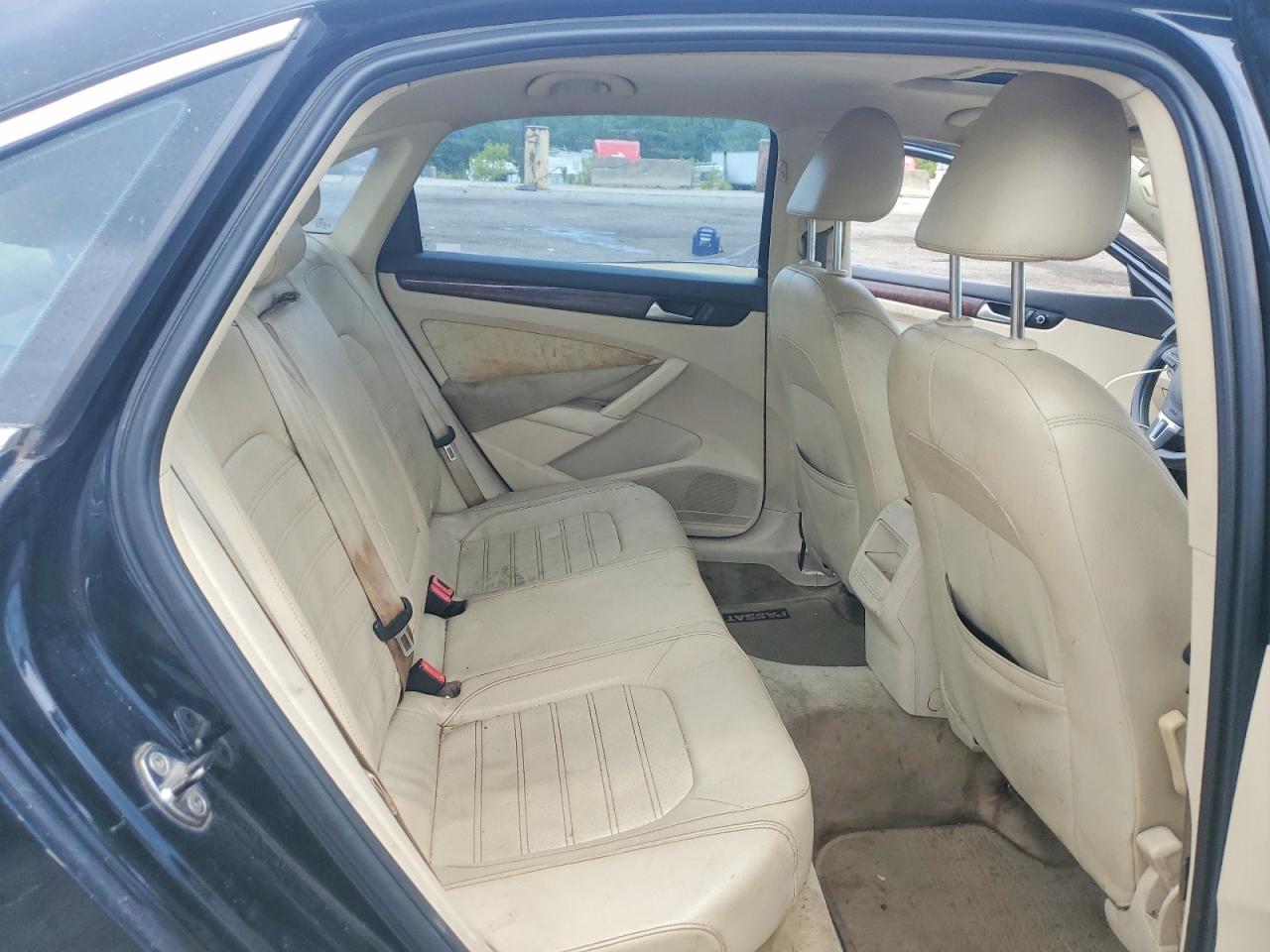 2012 Volkswagen Passat Sel Black vin: 1VWCH7A3XCC071908