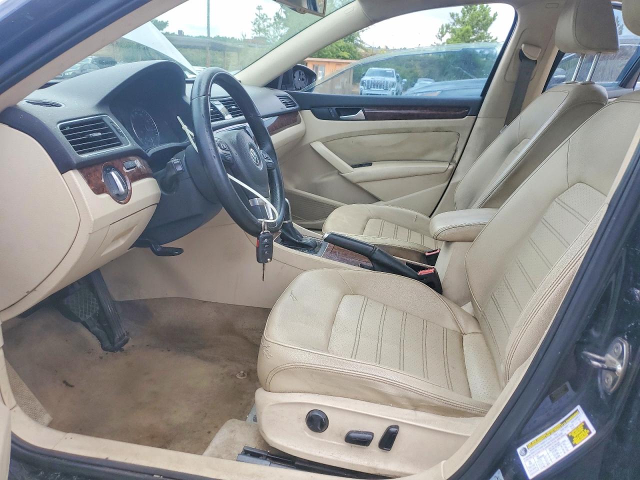 2012 Volkswagen Passat Sel Black vin: 1VWCH7A3XCC071908