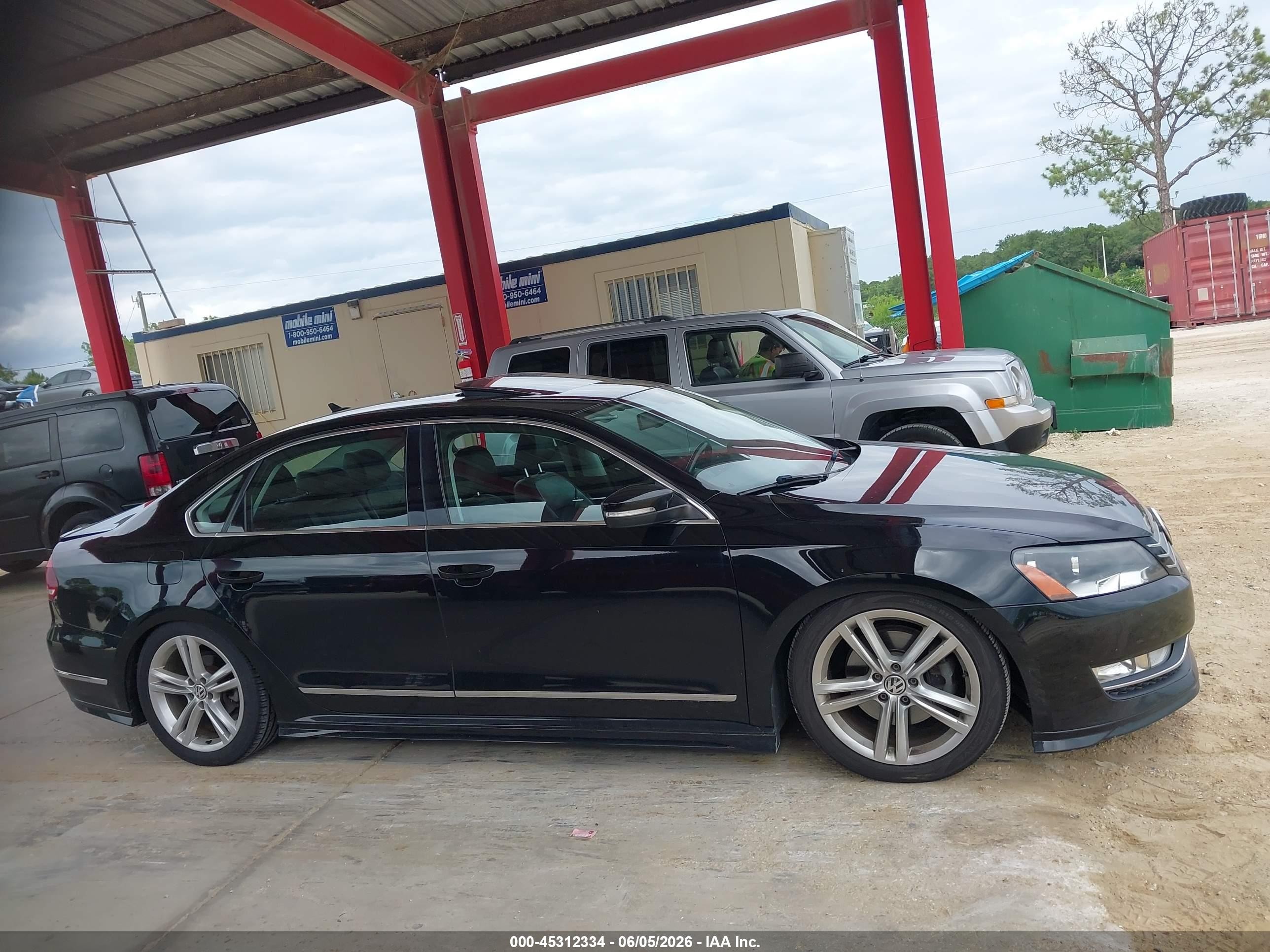 2015 Volkswagen Passat 3.6l V6 Sel Premium Black vin: 1VWCM7A30FC075076