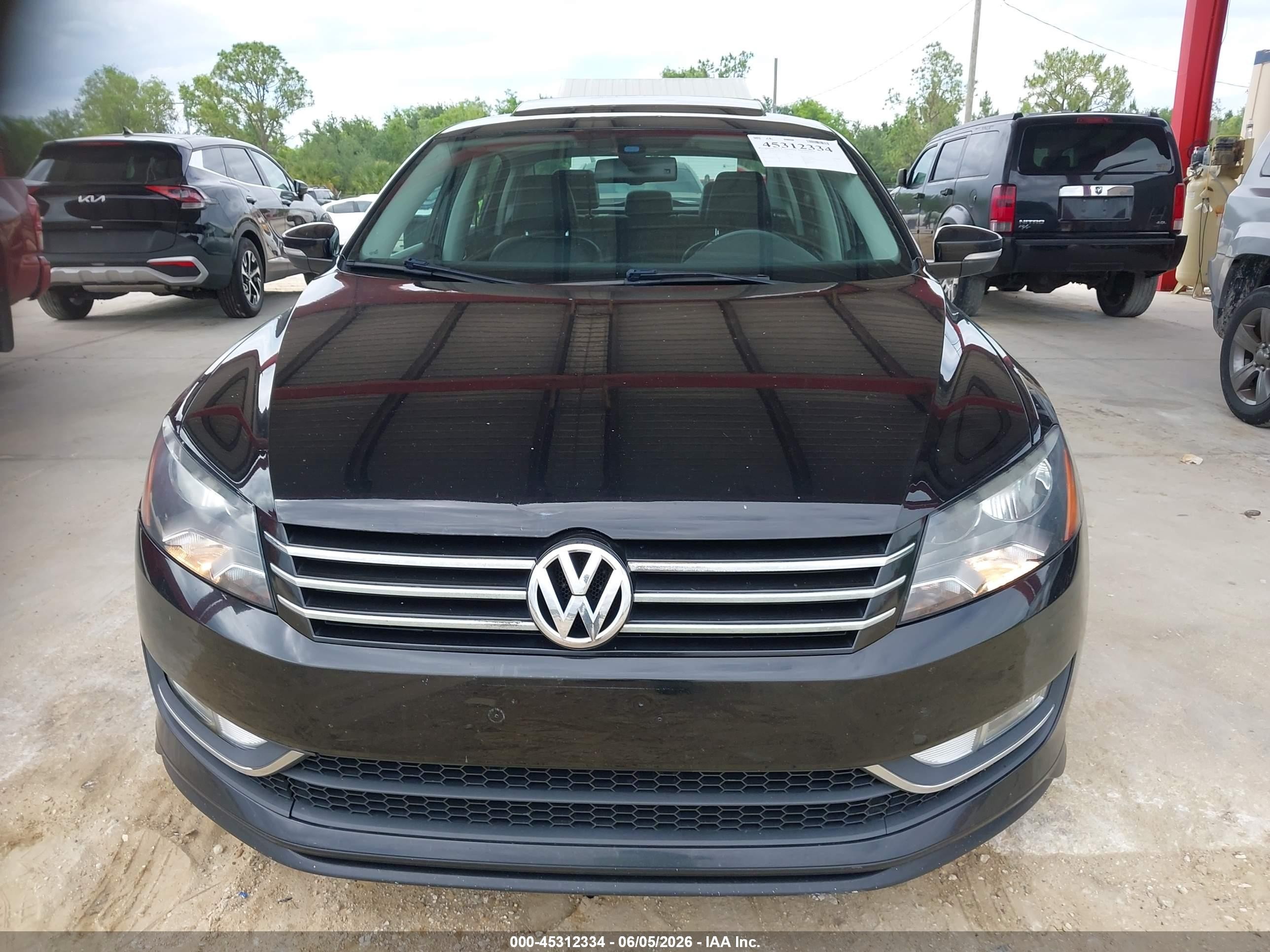 2015 Volkswagen Passat 3.6l V6 Sel Premium Black vin: 1VWCM7A30FC075076