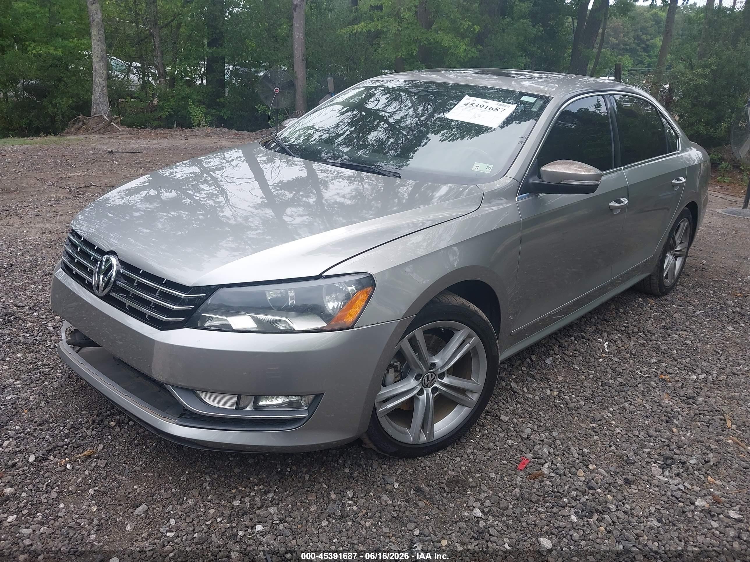 2014 Volkswagen Passat 3.6l V6 Sel Premium Gray vin: 1VWCM7A31EC018349