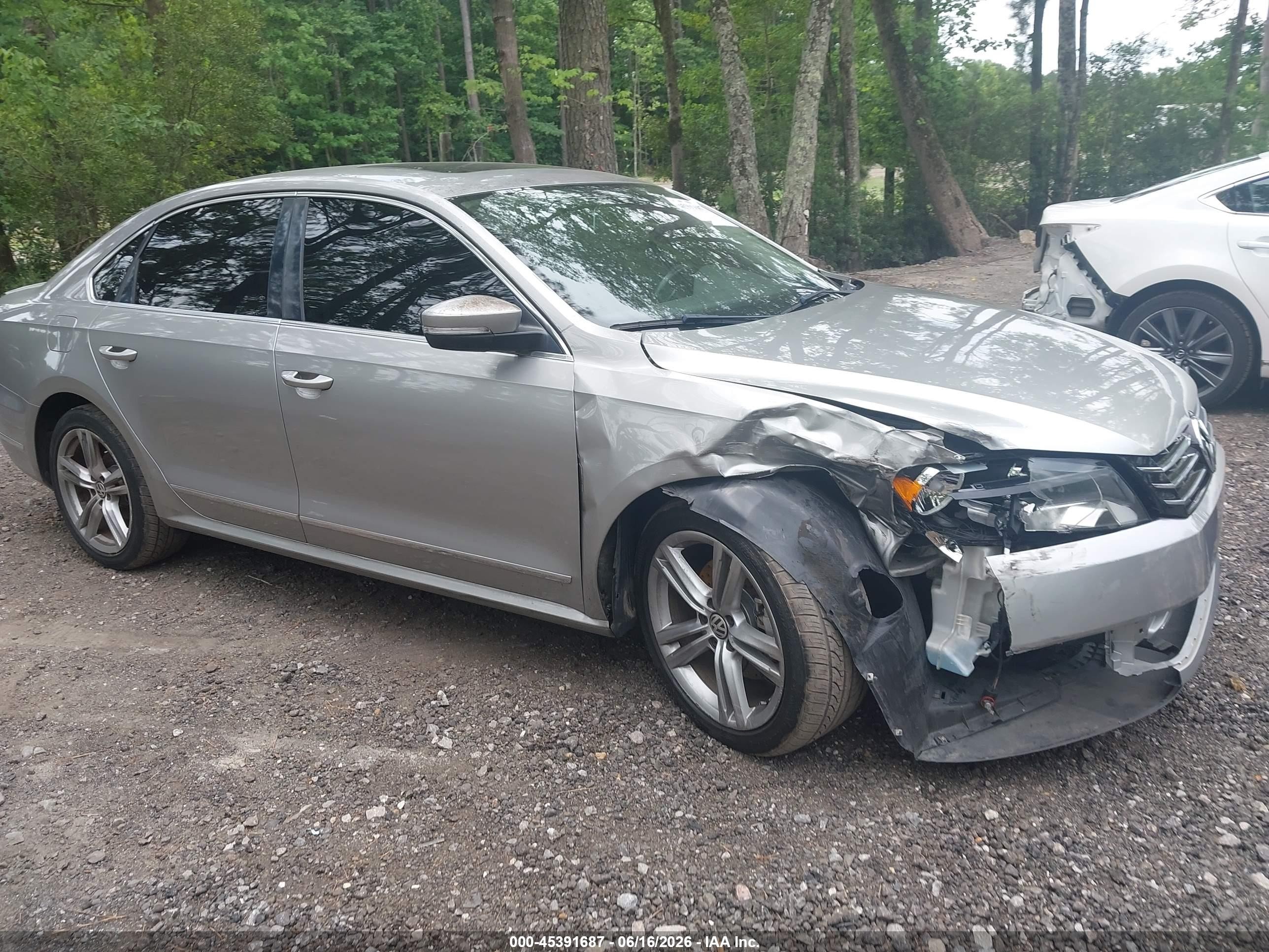 2014 Volkswagen Passat 3.6l V6 Sel Premium Серый vin: 1VWCM7A31EC018349