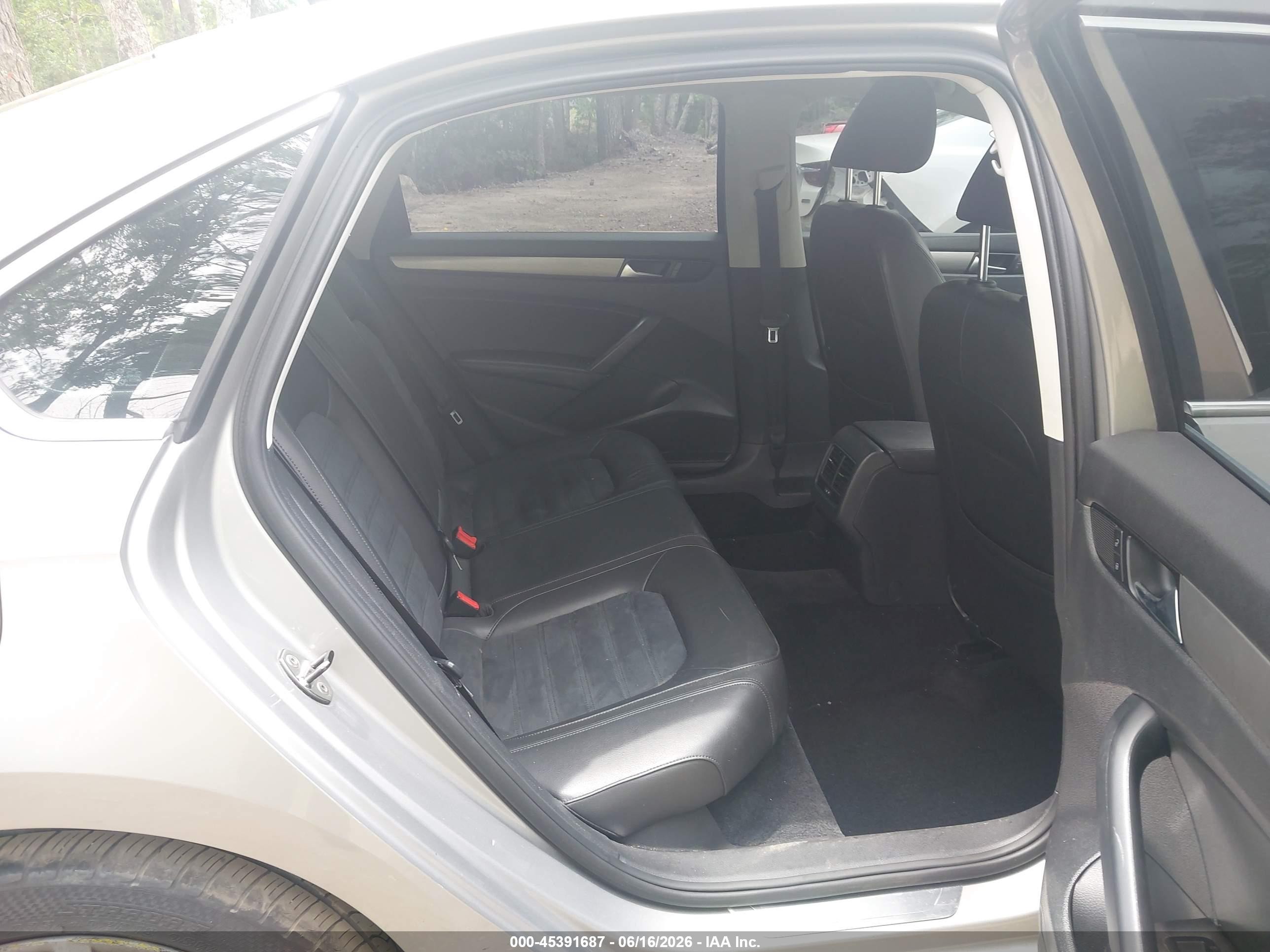 2014 Volkswagen Passat 3.6l V6 Sel Premium Gray vin: 1VWCM7A31EC018349