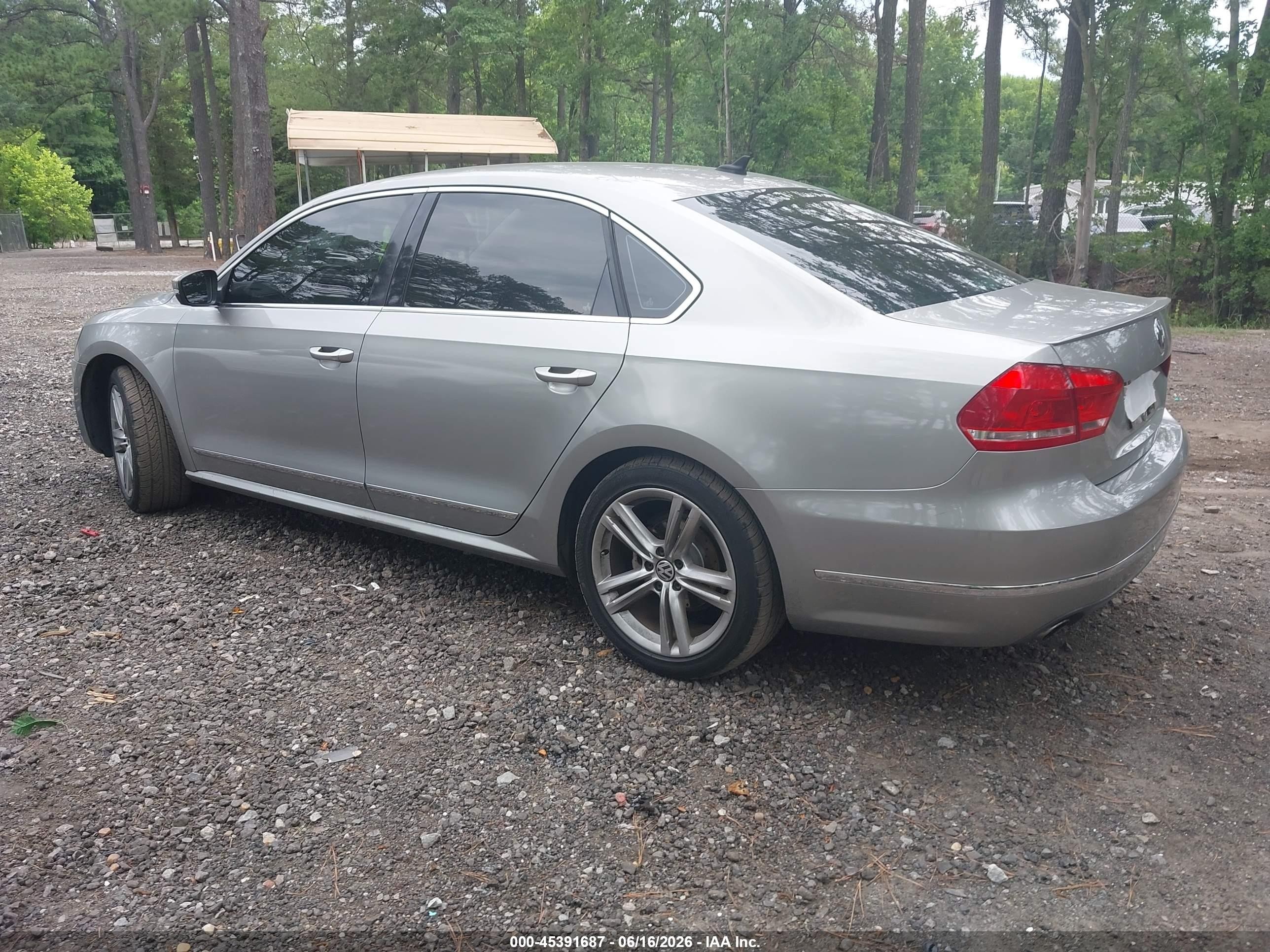 2014 Volkswagen Passat 3.6l V6 Sel Premium Gray vin: 1VWCM7A31EC018349