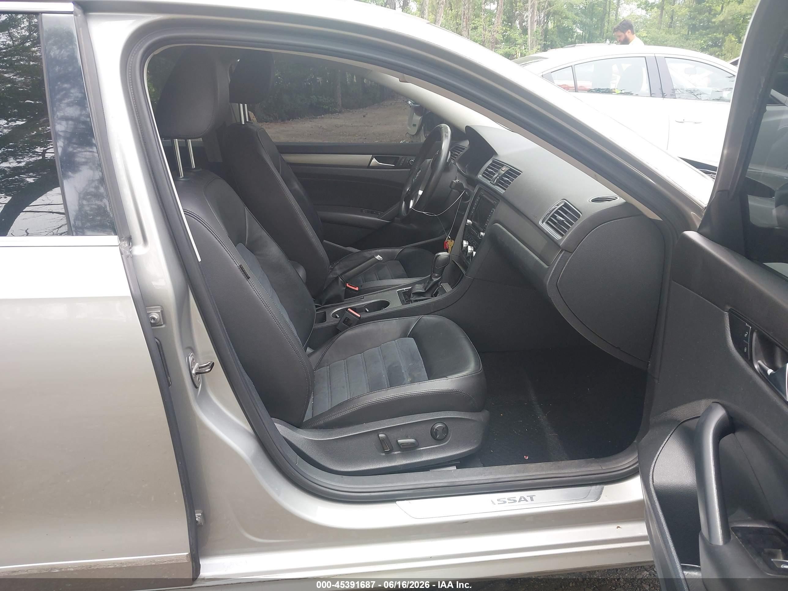 2014 Volkswagen Passat 3.6l V6 Sel Premium Gray vin: 1VWCM7A31EC018349