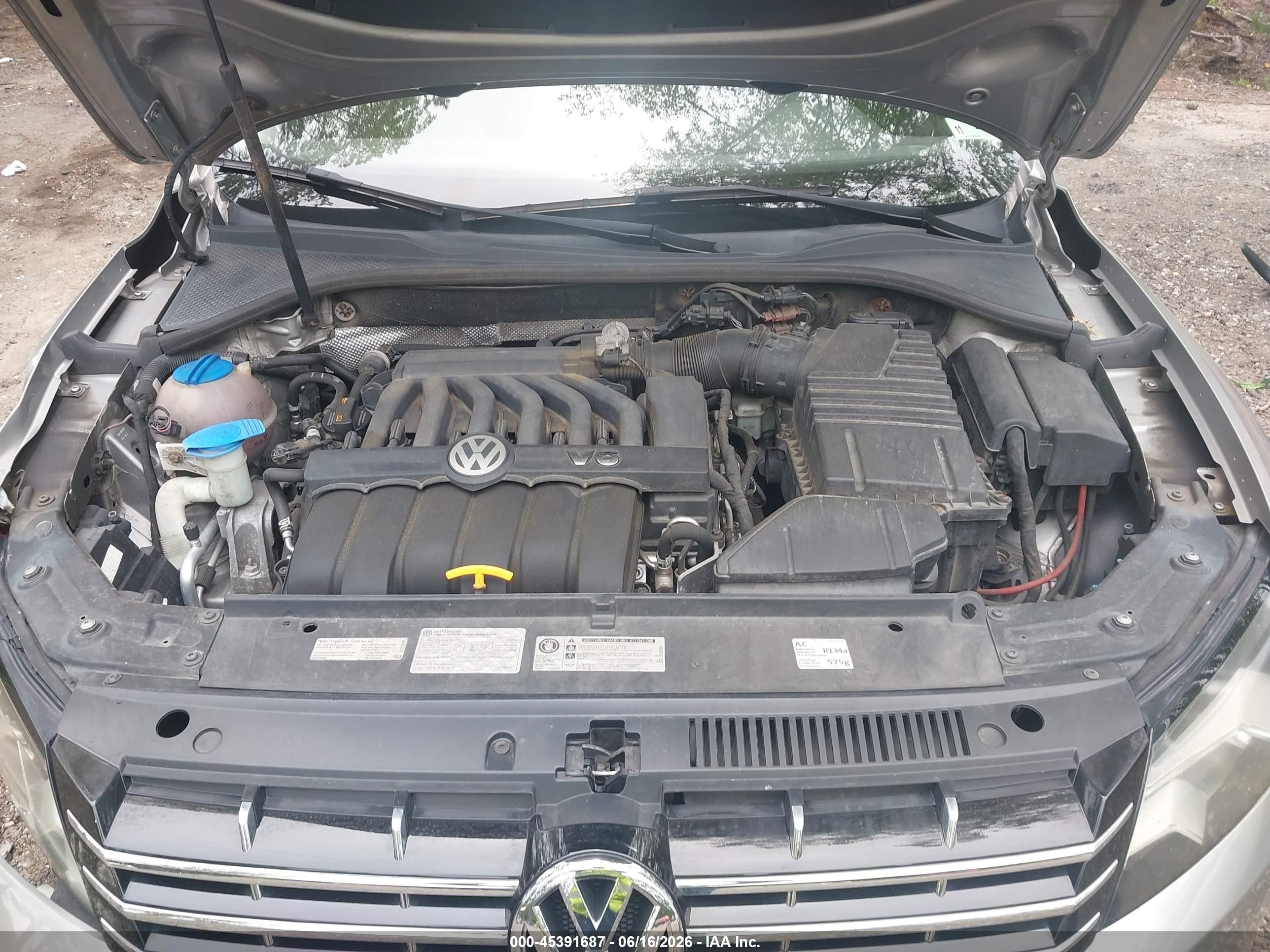 2014 Volkswagen Passat 3.6l V6 Sel Premium Gray vin: 1VWCM7A31EC018349