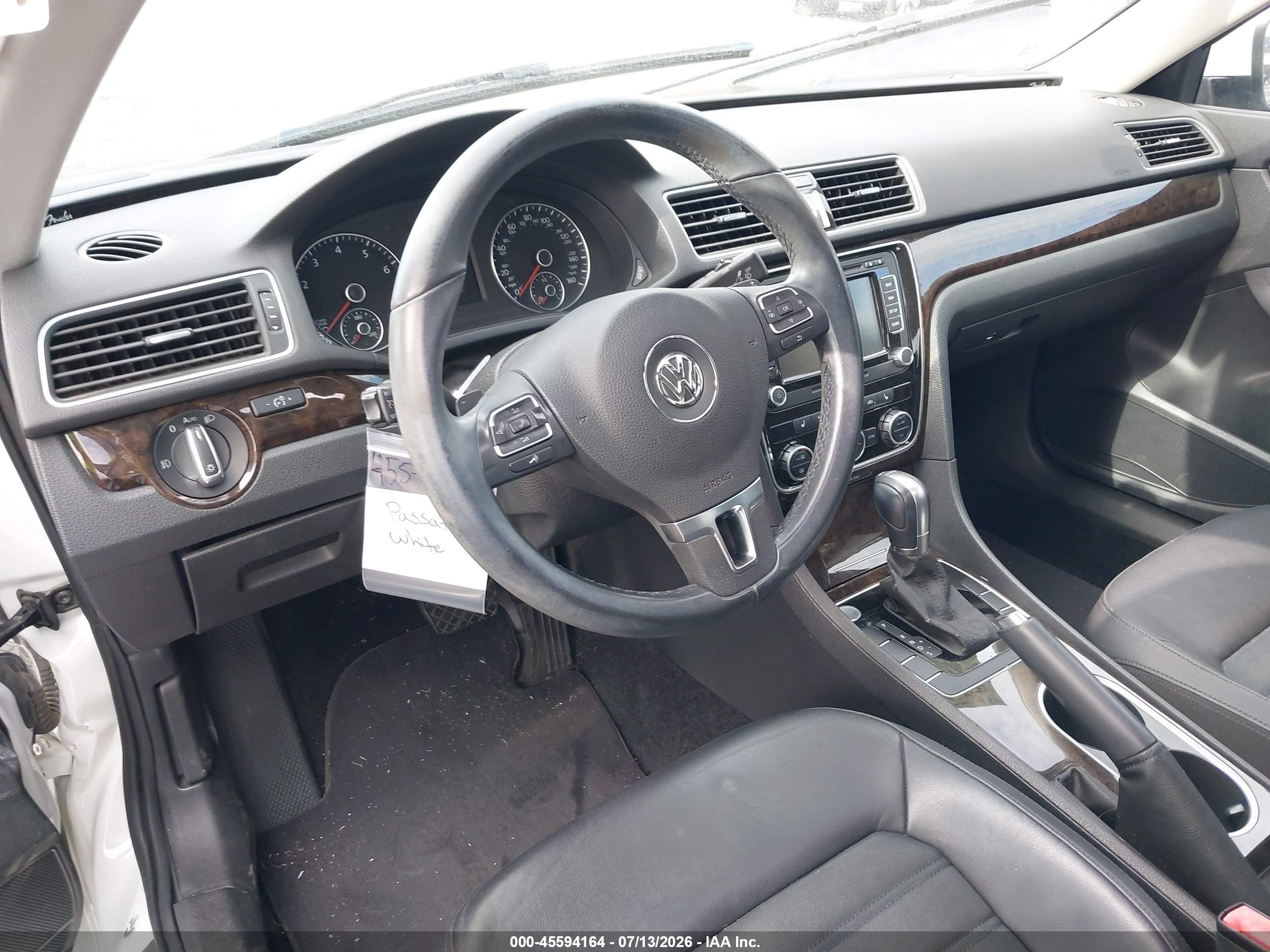 2014 Volkswagen Passat 3.6l V6 Sel Premium White vin: 1VWCM7A31EC065025