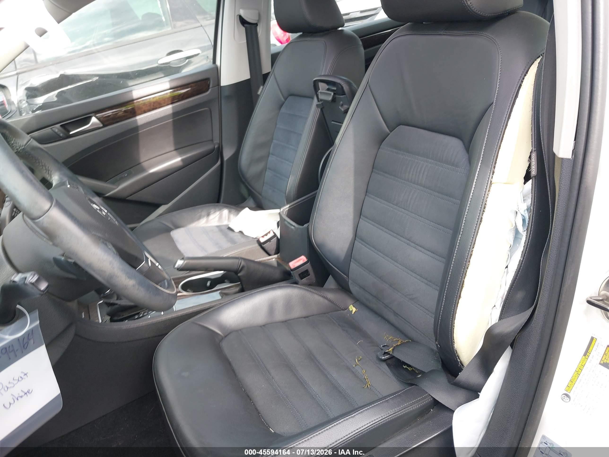 2014 Volkswagen Passat 3.6l V6 Sel Premium White vin: 1VWCM7A31EC065025