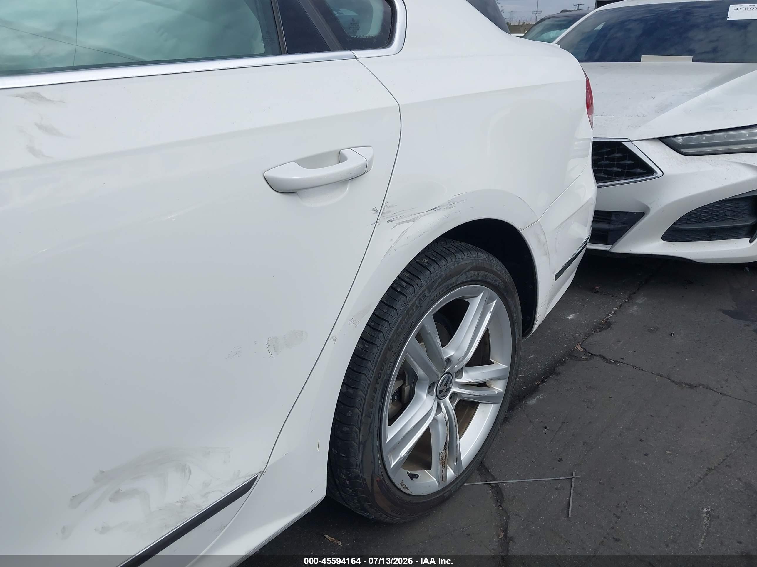2014 Volkswagen Passat 3.6l V6 Sel Premium White vin: 1VWCM7A31EC065025