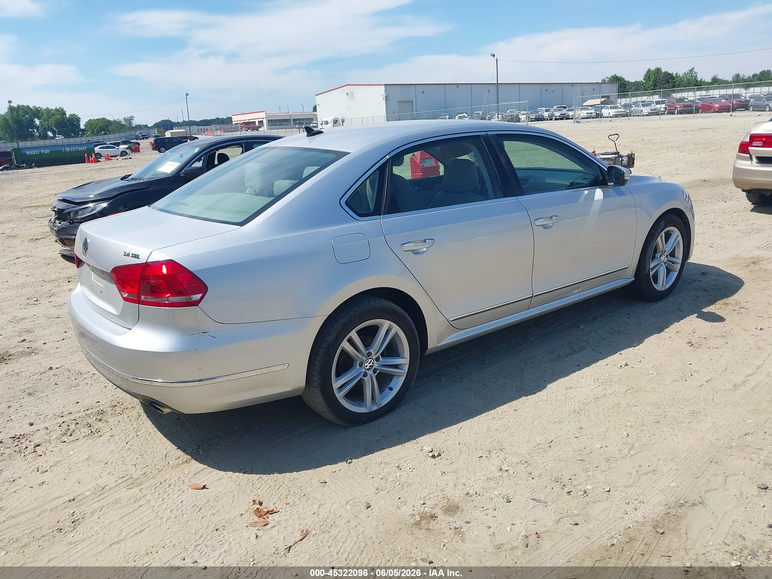 2013 Volkswagen Passat 3.6l V6 Sel Premium Silver vin: 1VWCM7A32DC023896
