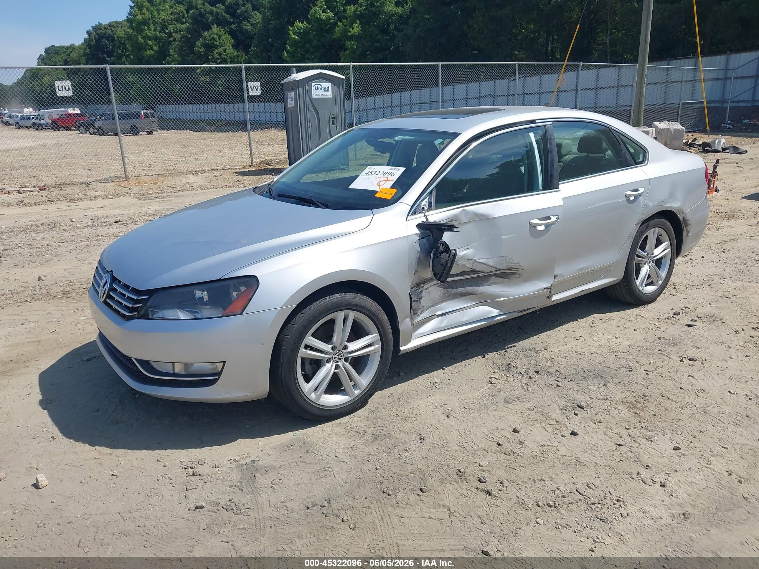2013 Volkswagen Passat 3.6l V6 Sel Premium Silver vin: 1VWCM7A32DC023896