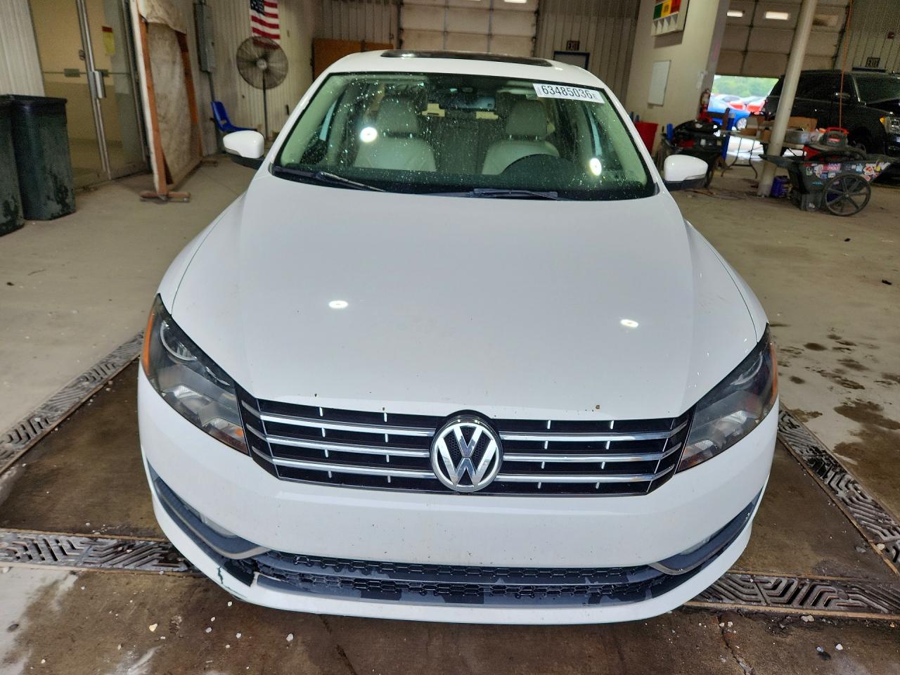 2014 Volkswagen Passat Sel White vin: 1VWCM7A34EC023786