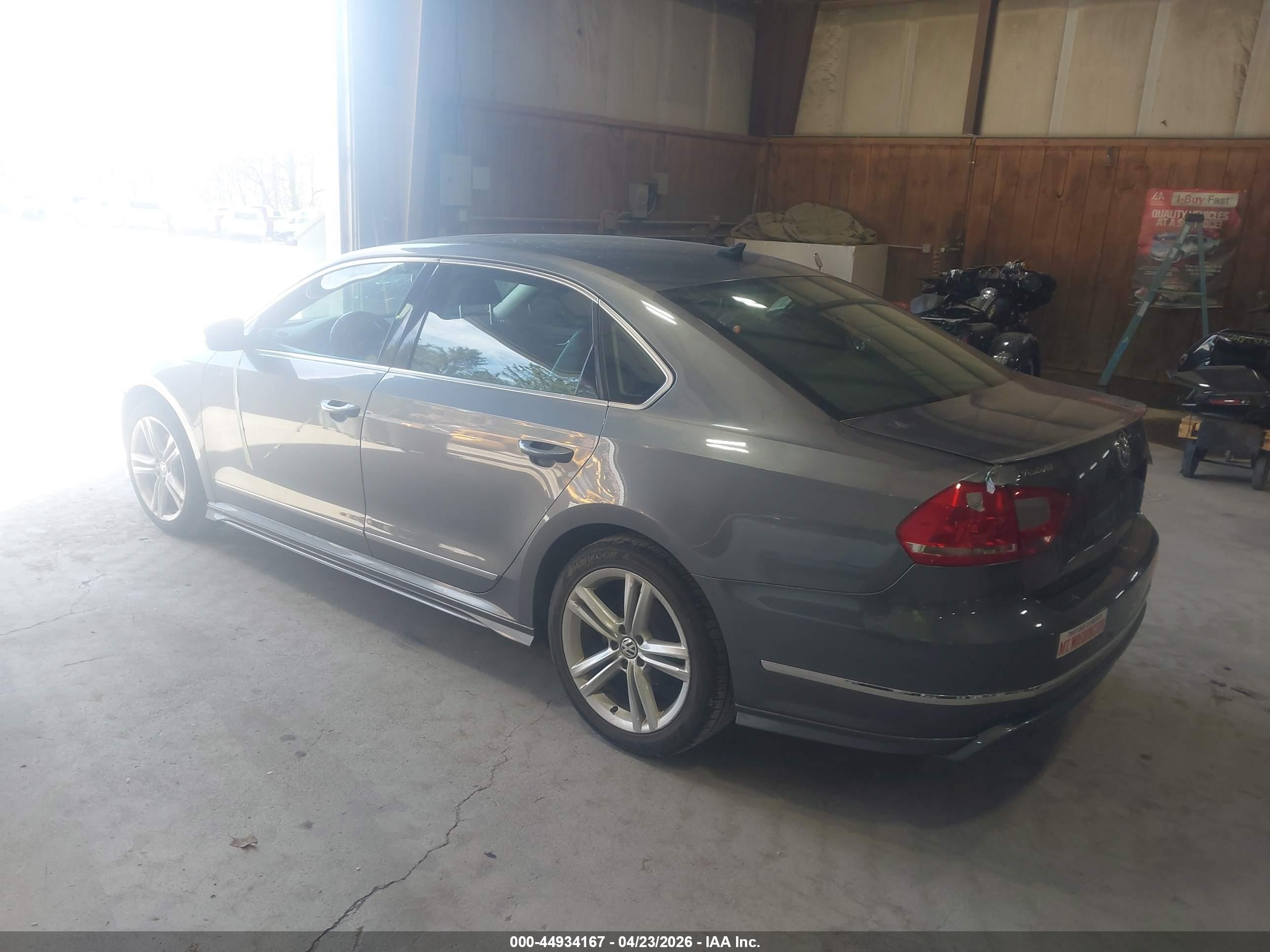 2015 Volkswagen Passat 3.6l V6 Sel Premium Gray vin: 1VWCM7A34FC054800