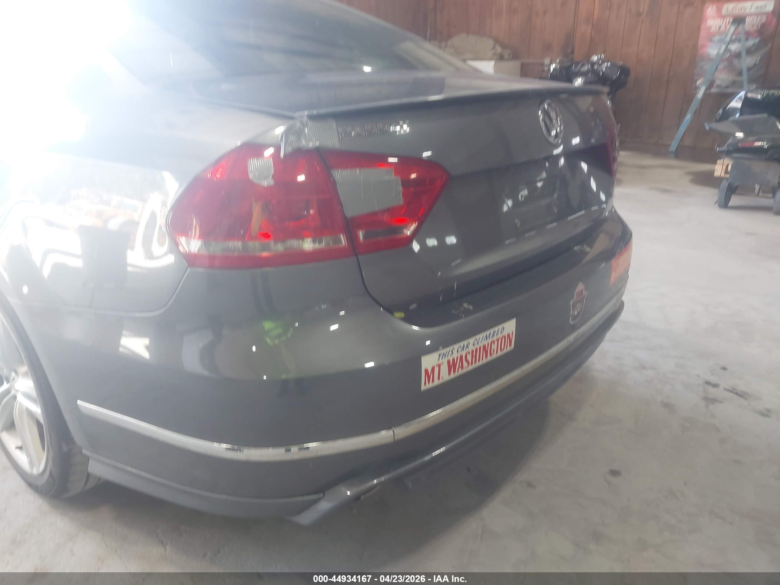 2015 Volkswagen Passat 3.6l V6 Sel Premium Gray vin: 1VWCM7A34FC054800