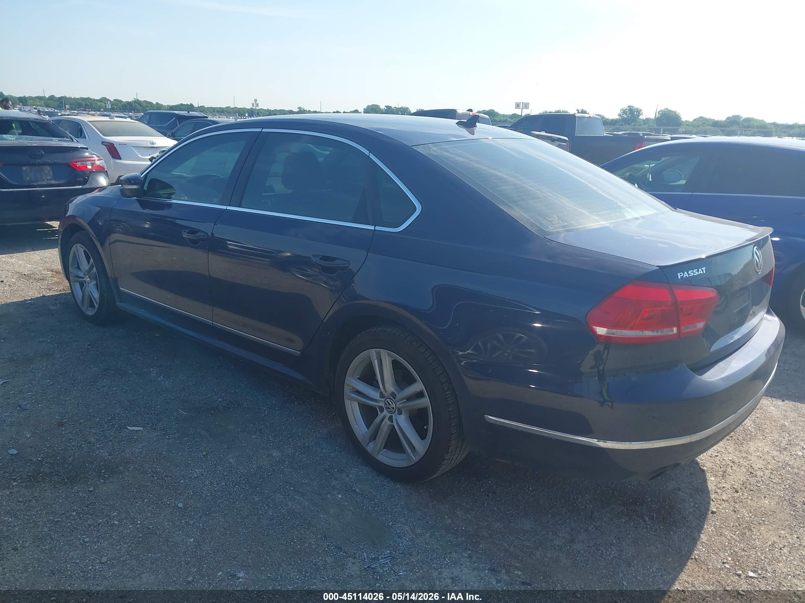 2013 Volkswagen Passat 3.6l V6 Sel Premium Blue vin: 1VWCM7A35DC147211