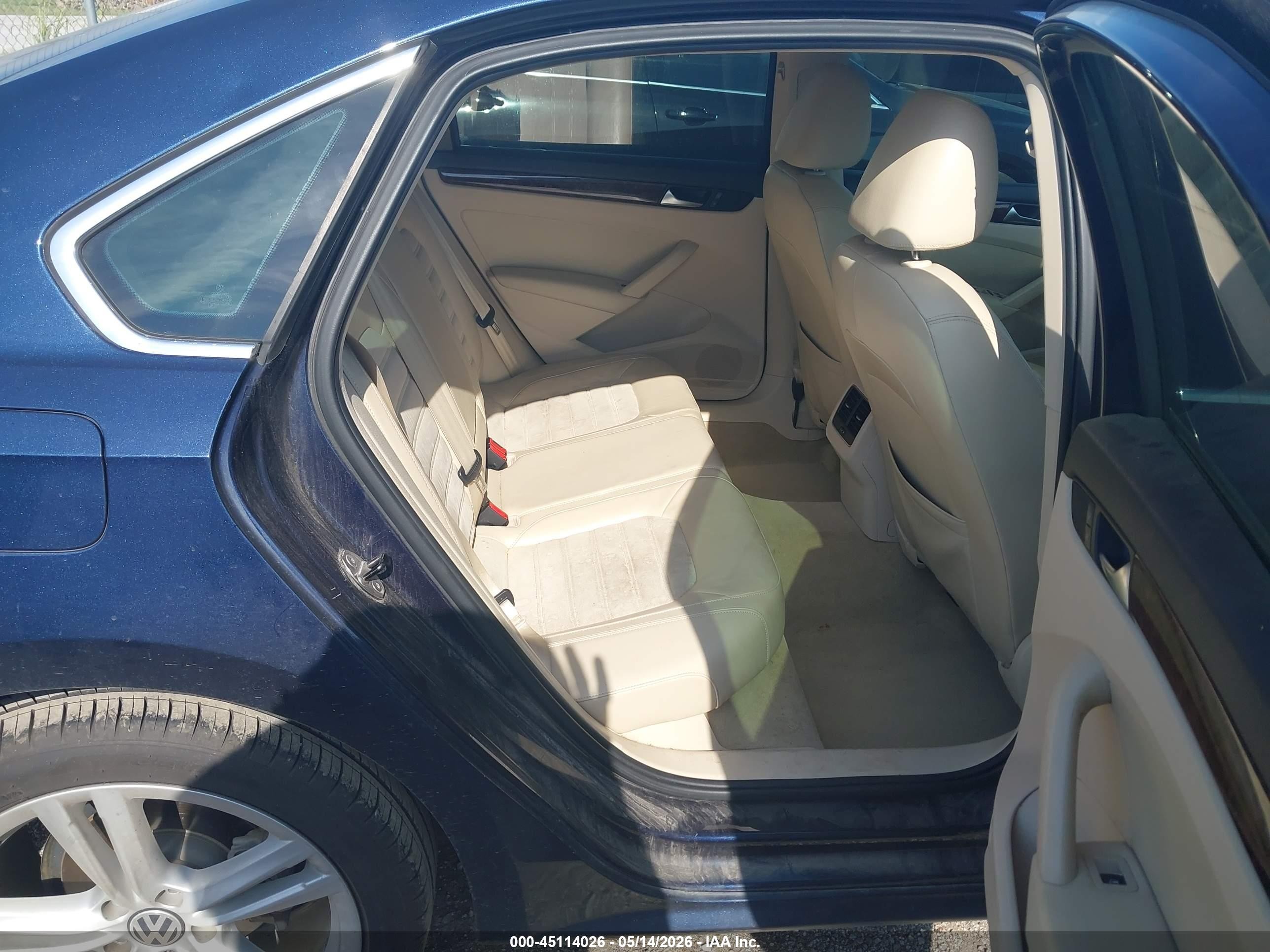 2013 Volkswagen Passat 3.6l V6 Sel Premium Blue vin: 1VWCM7A35DC147211