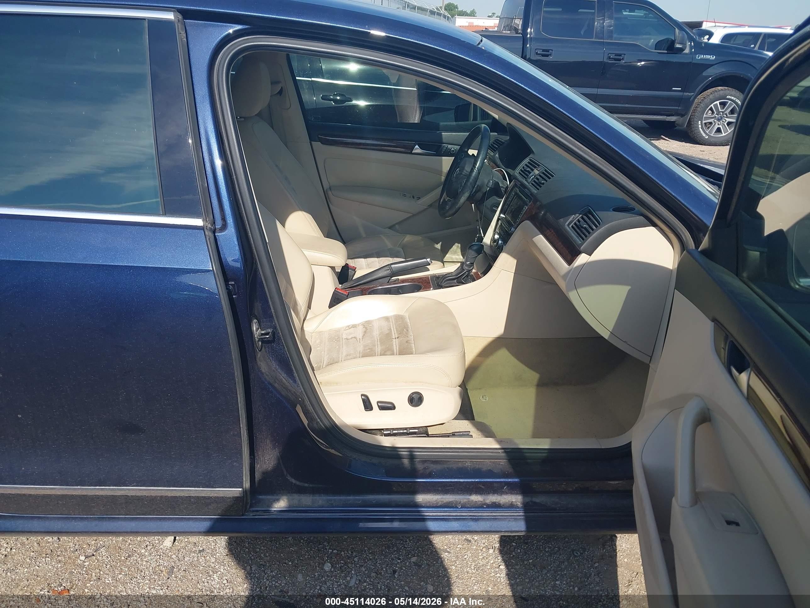 2013 Volkswagen Passat 3.6l V6 Sel Premium Blue vin: 1VWCM7A35DC147211