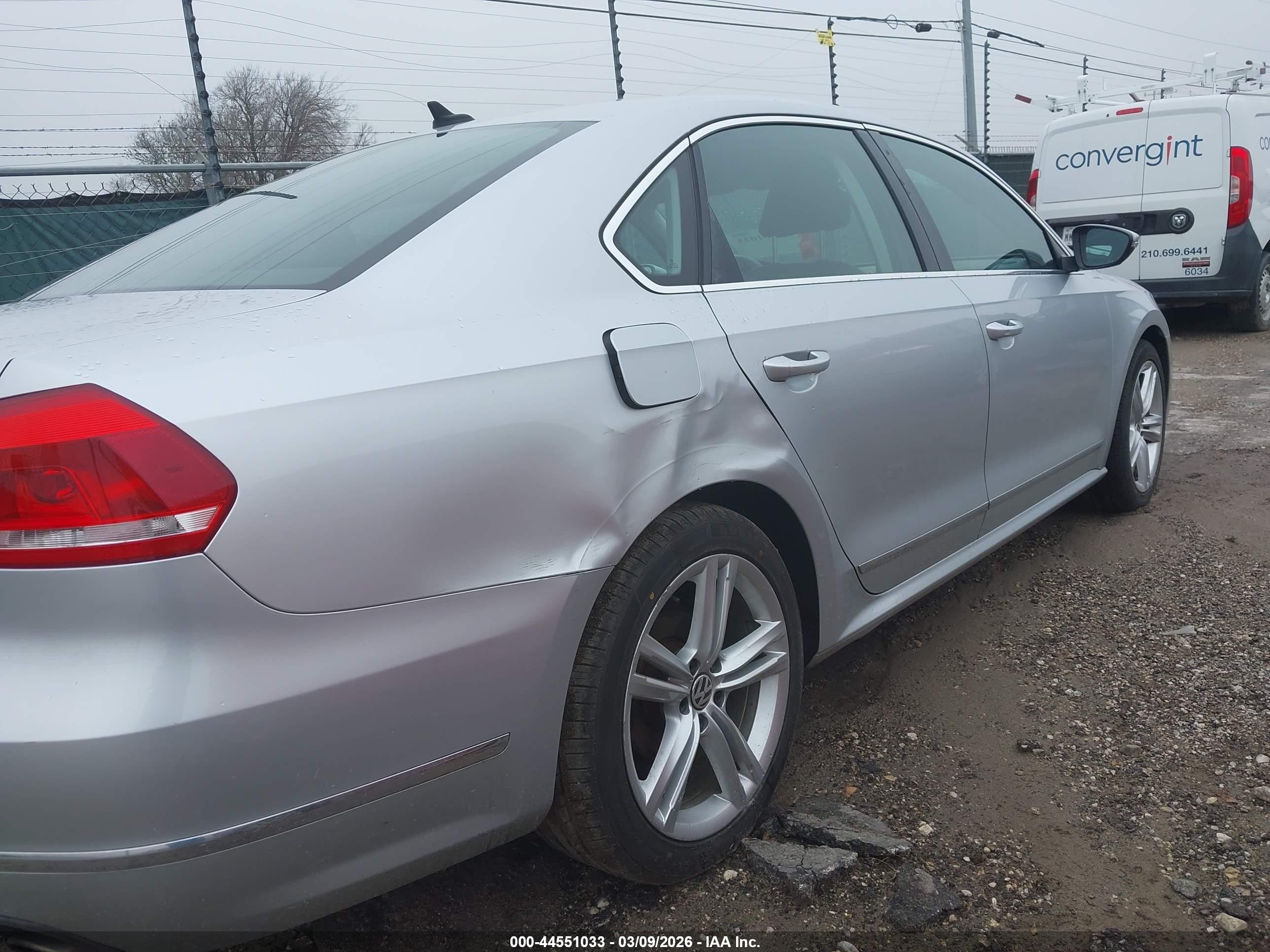 2012 Volkswagen Passat 3.6l V6 Sel Premium Silver vin: 1VWCM7A36CC011667