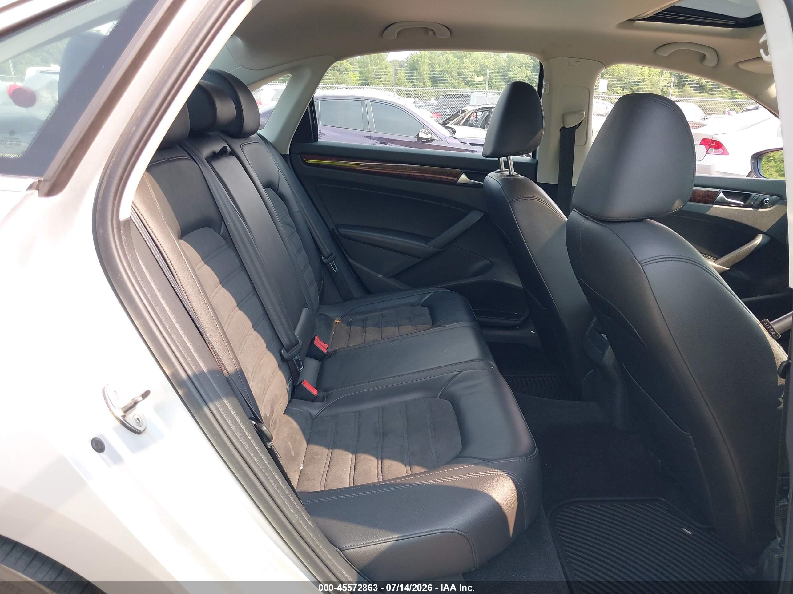 2012 Volkswagen Passat 3.6l V6 Sel Premium Silver vin: 1VWCM7A36CC011734