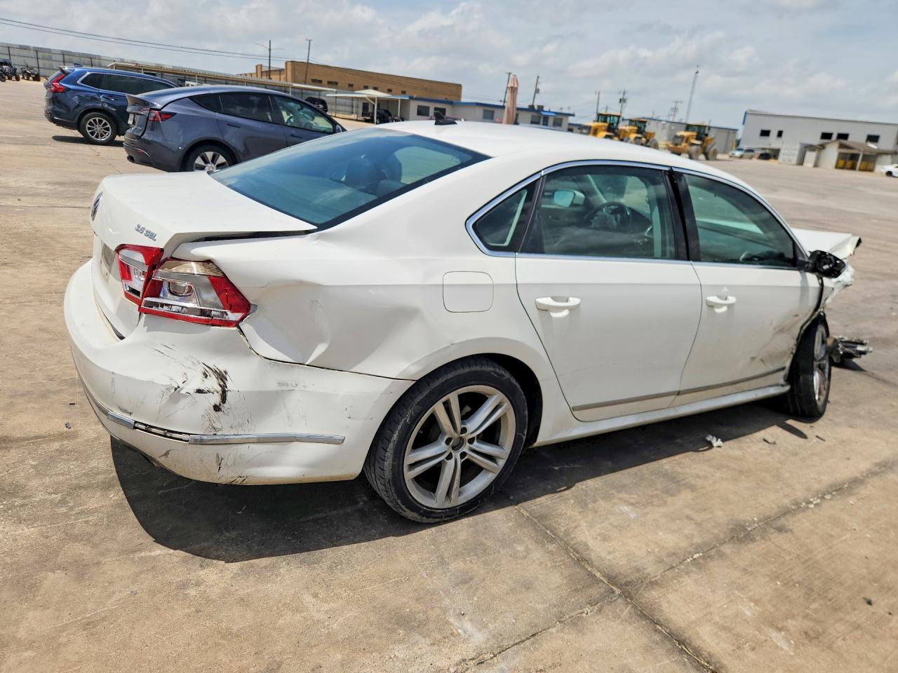 2013 Volkswagen Passat Sel White vin: 1VWCM7A36DC044508