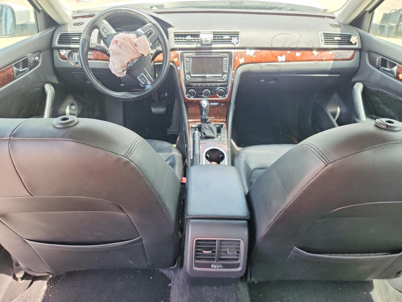 2013 Volkswagen Passat Sel White vin: 1VWCM7A36DC044508