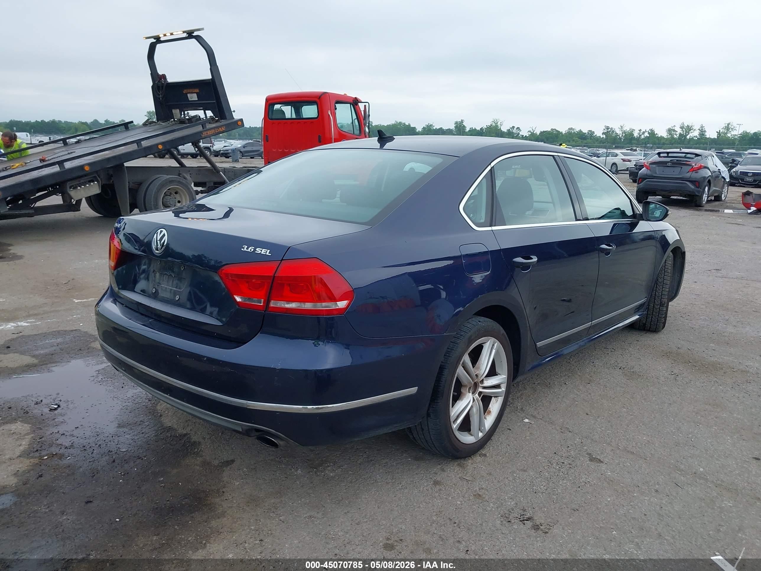 2012 Volkswagen Passat 3.6l V6 Sel Premium Синий vin: 1VWCM7A37CC001942