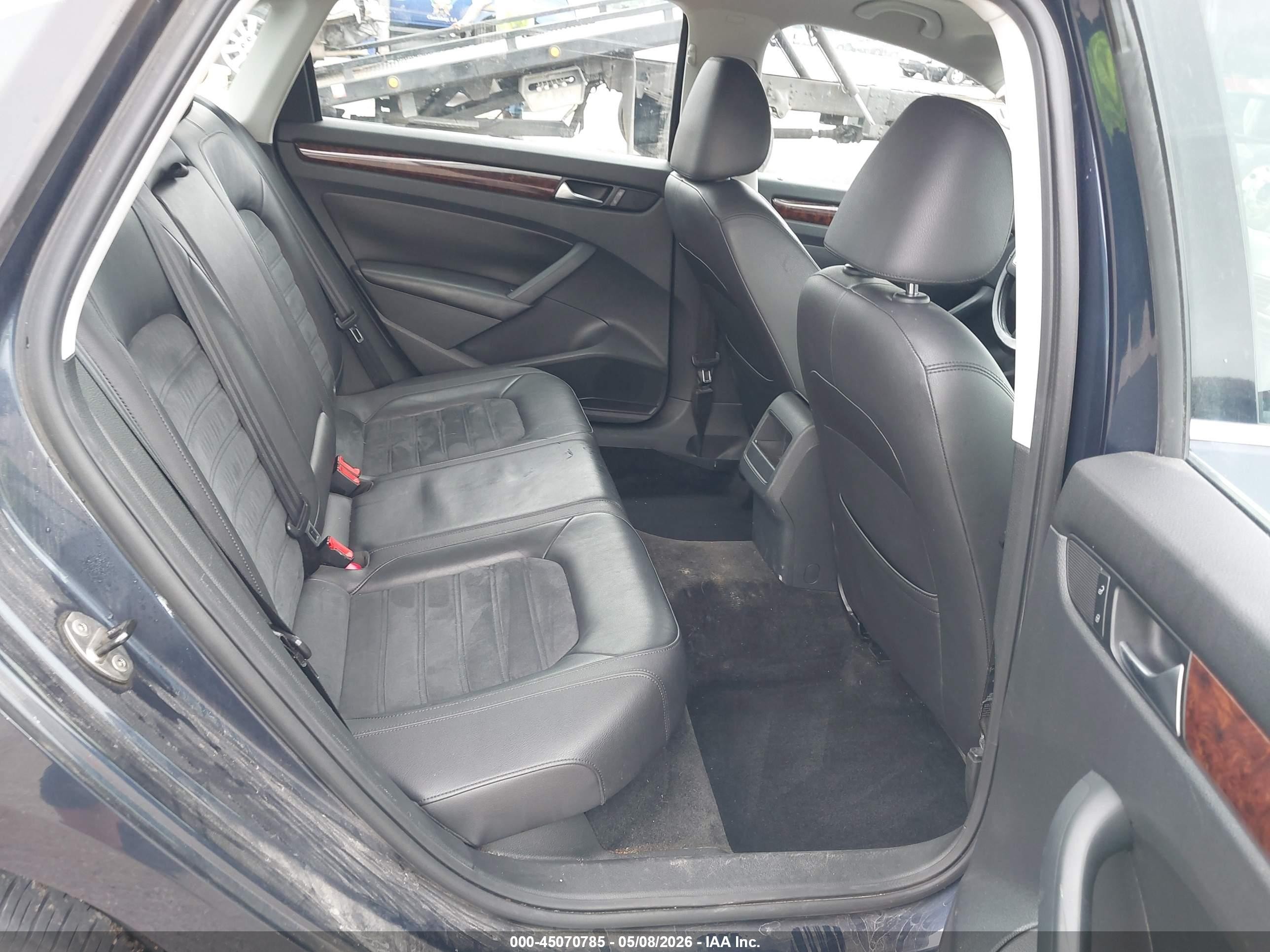 2012 Volkswagen Passat 3.6l V6 Sel Premium Синий vin: 1VWCM7A37CC001942