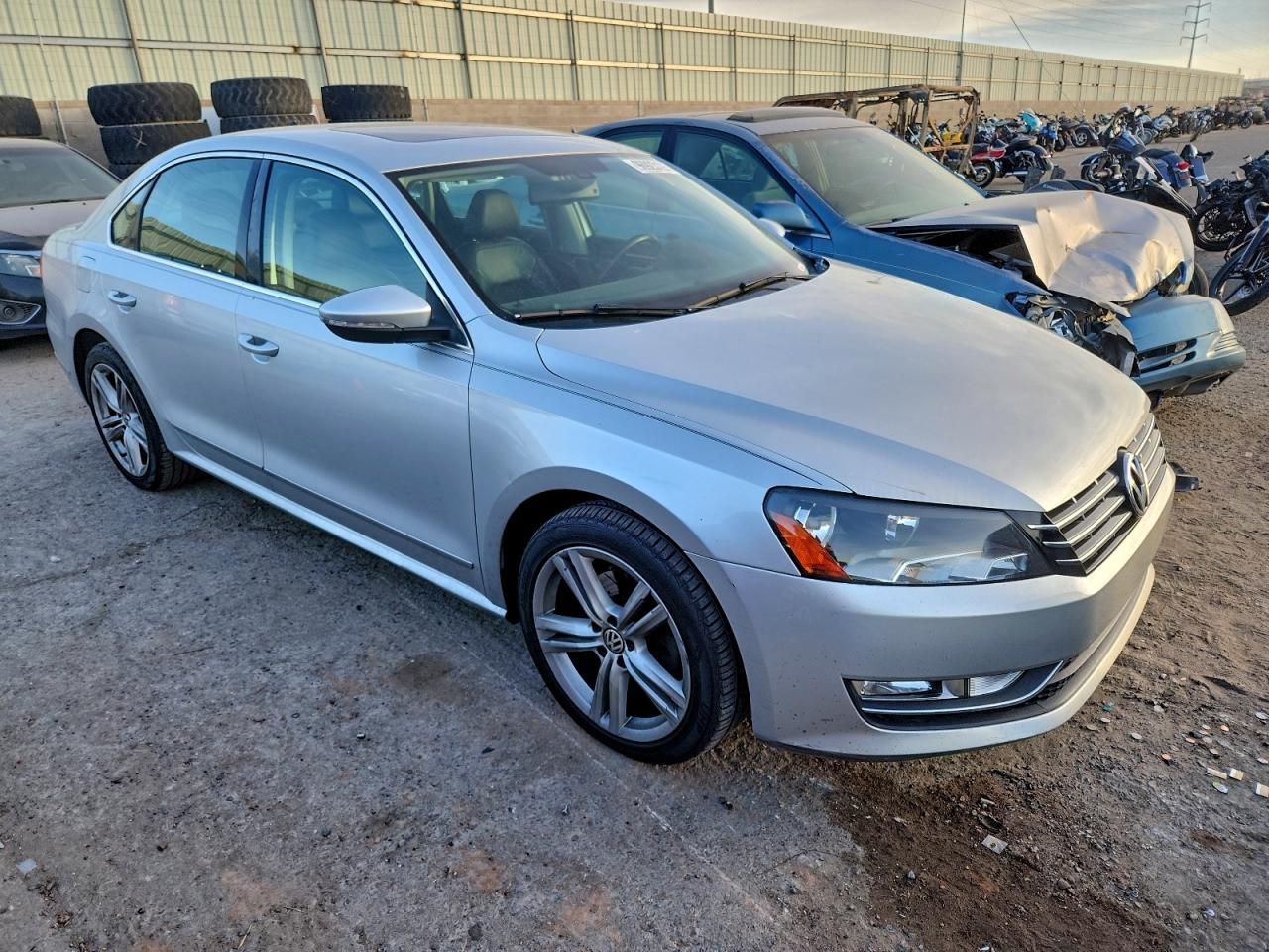 2012 Volkswagen Passat Silver vin: 1VWCM7A37CC021575