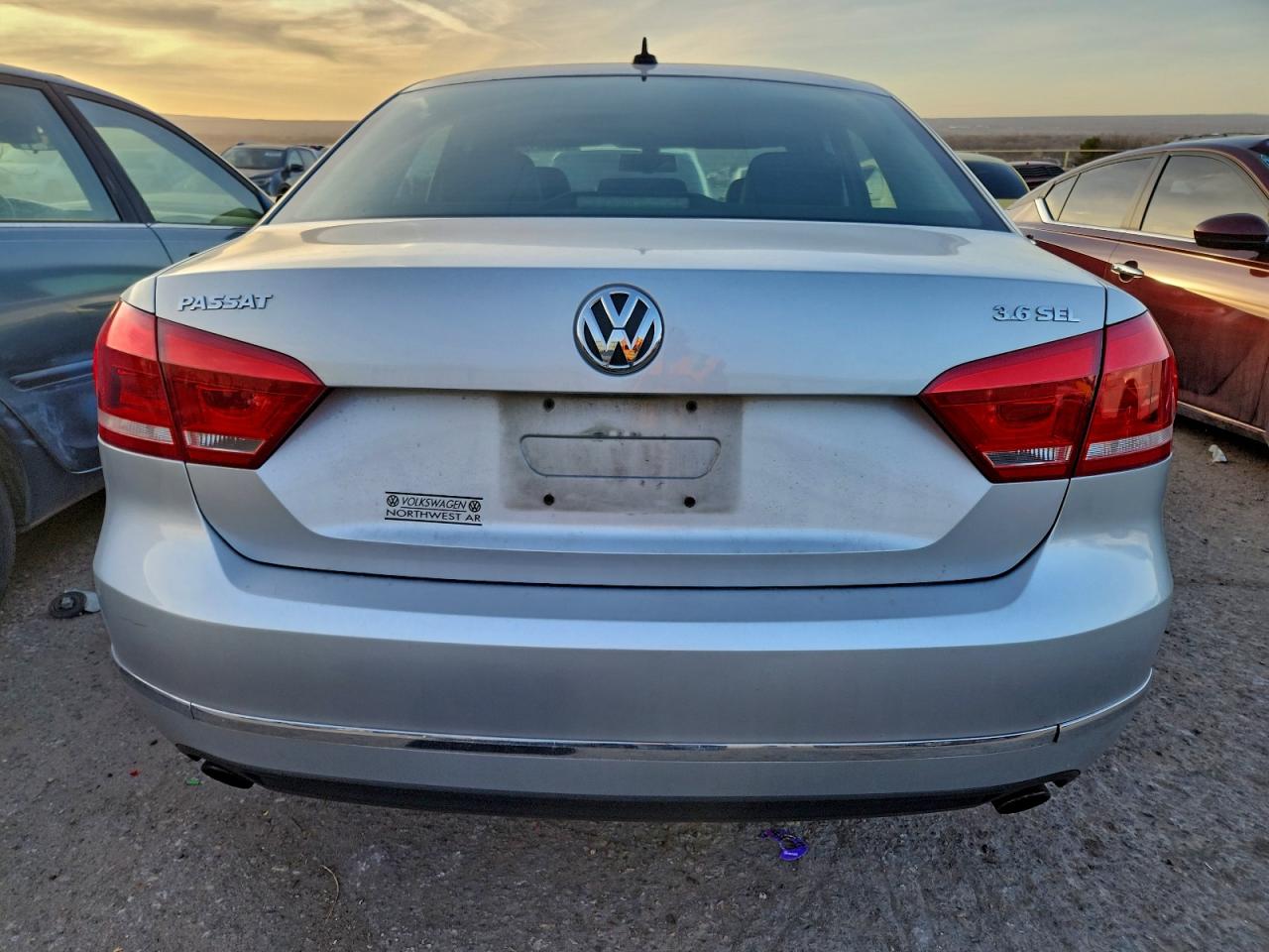 2012 Volkswagen Passat Silver vin: 1VWCM7A37CC021575