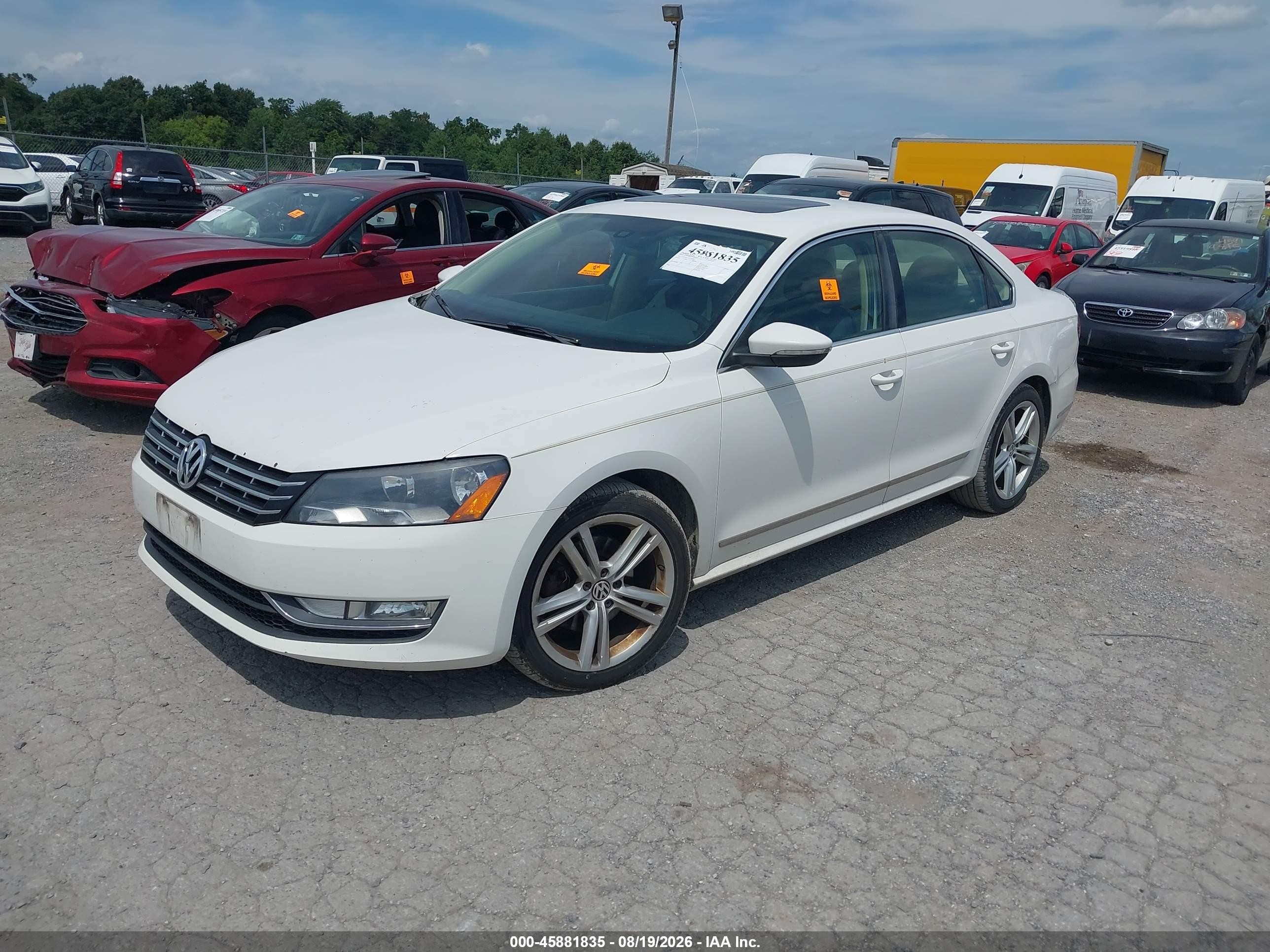 2012 Volkswagen Passat 3.6l V6 Sel Premium White vin: 1VWCM7A37CC059002