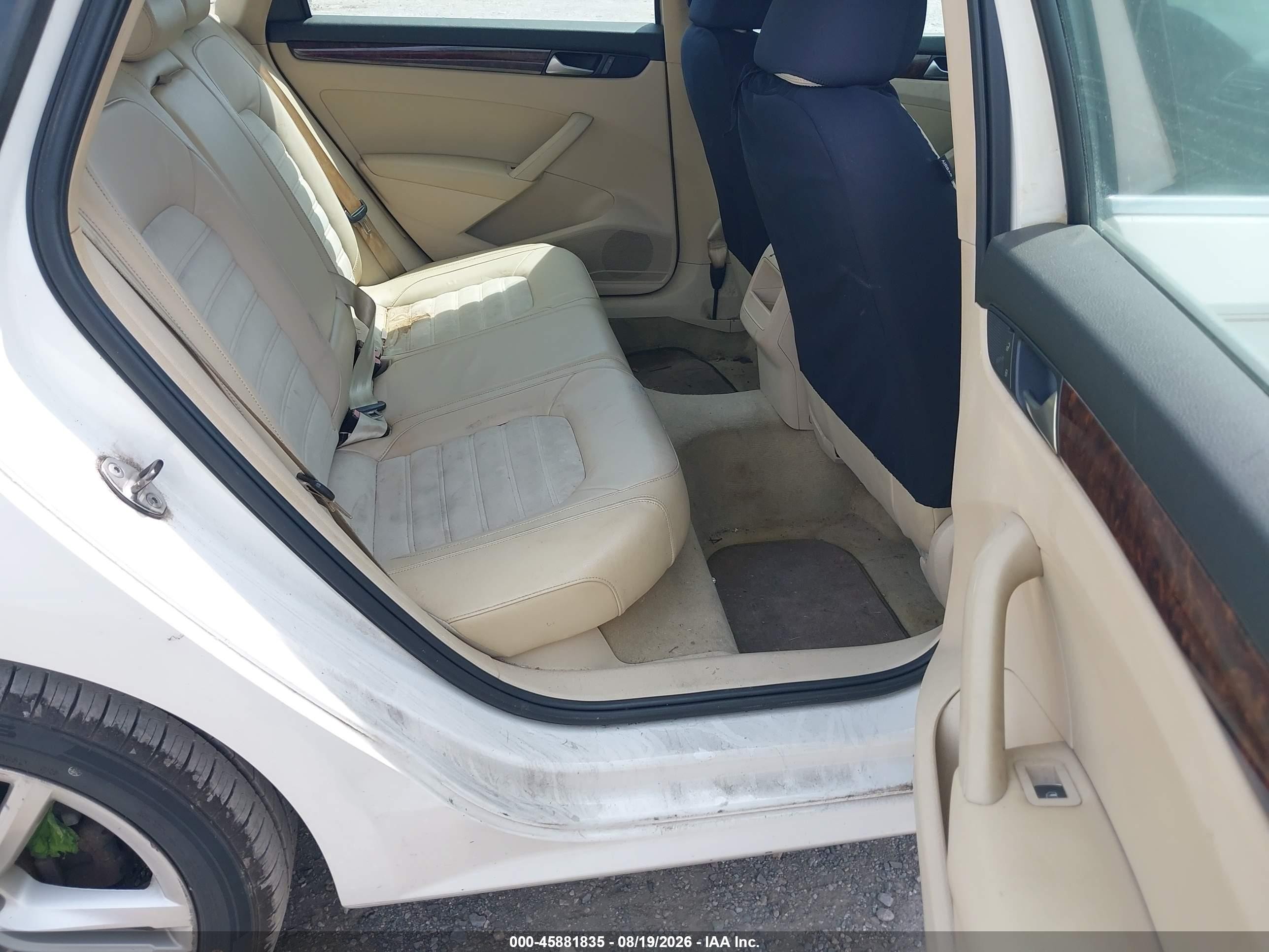2012 Volkswagen Passat 3.6l V6 Sel Premium White vin: 1VWCM7A37CC059002