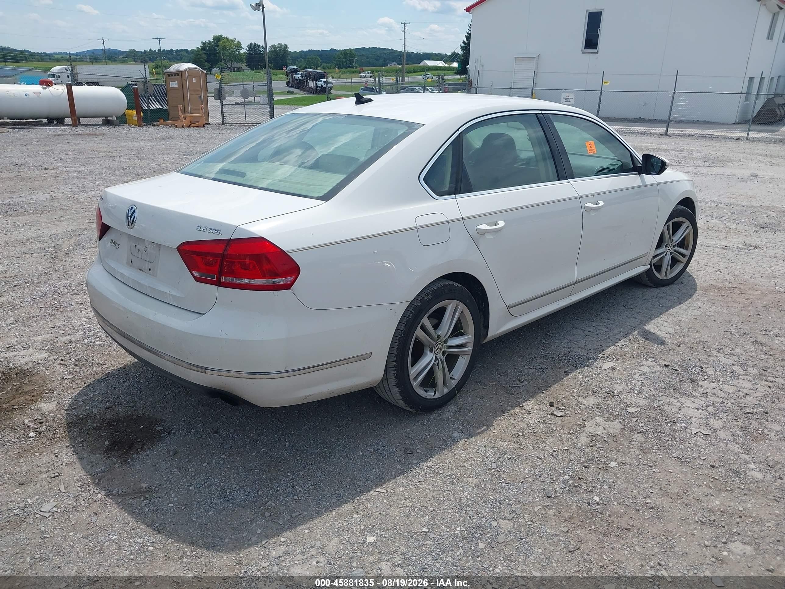 2012 Volkswagen Passat 3.6l V6 Sel Premium White vin: 1VWCM7A37CC059002