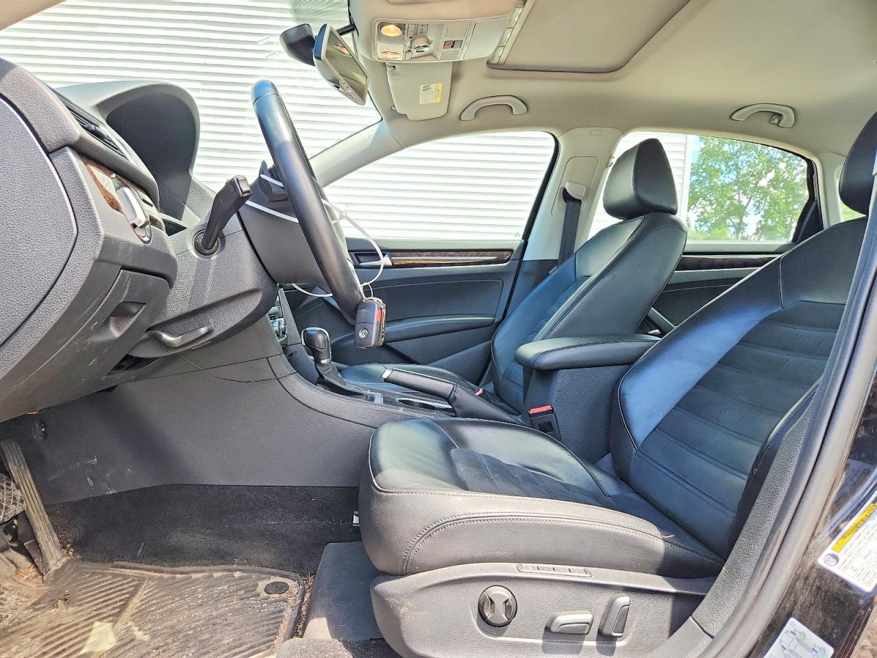 2014 Volkswagen Passat Sel Черный vin: 1VWCM7A38EC031034