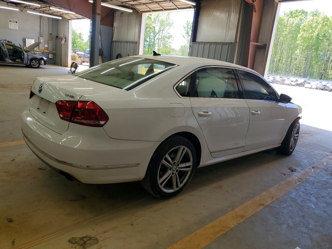 2012 Volkswagen Passat Sel Белый vin: 1VWCM7A39CC012313