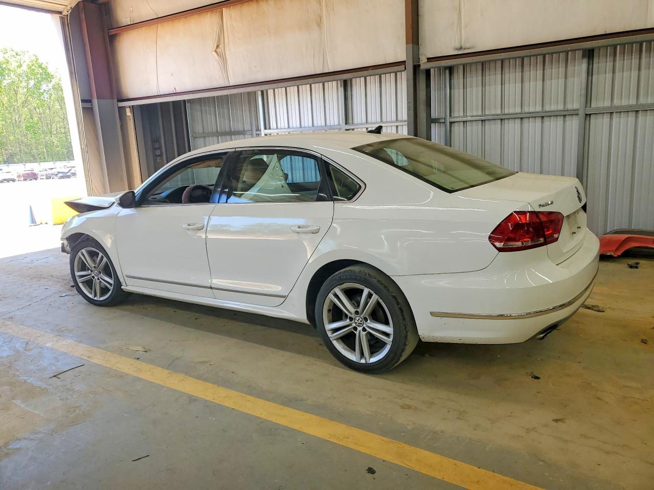 2012 Volkswagen Passat Sel Белый vin: 1VWCM7A39CC012313