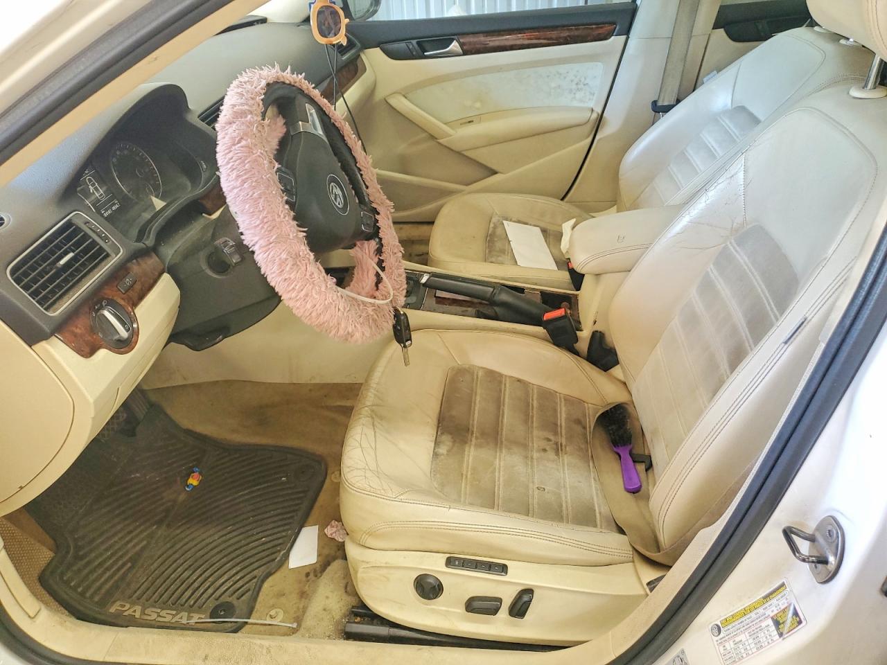 2012 Volkswagen Passat Sel Белый vin: 1VWCM7A39CC012313