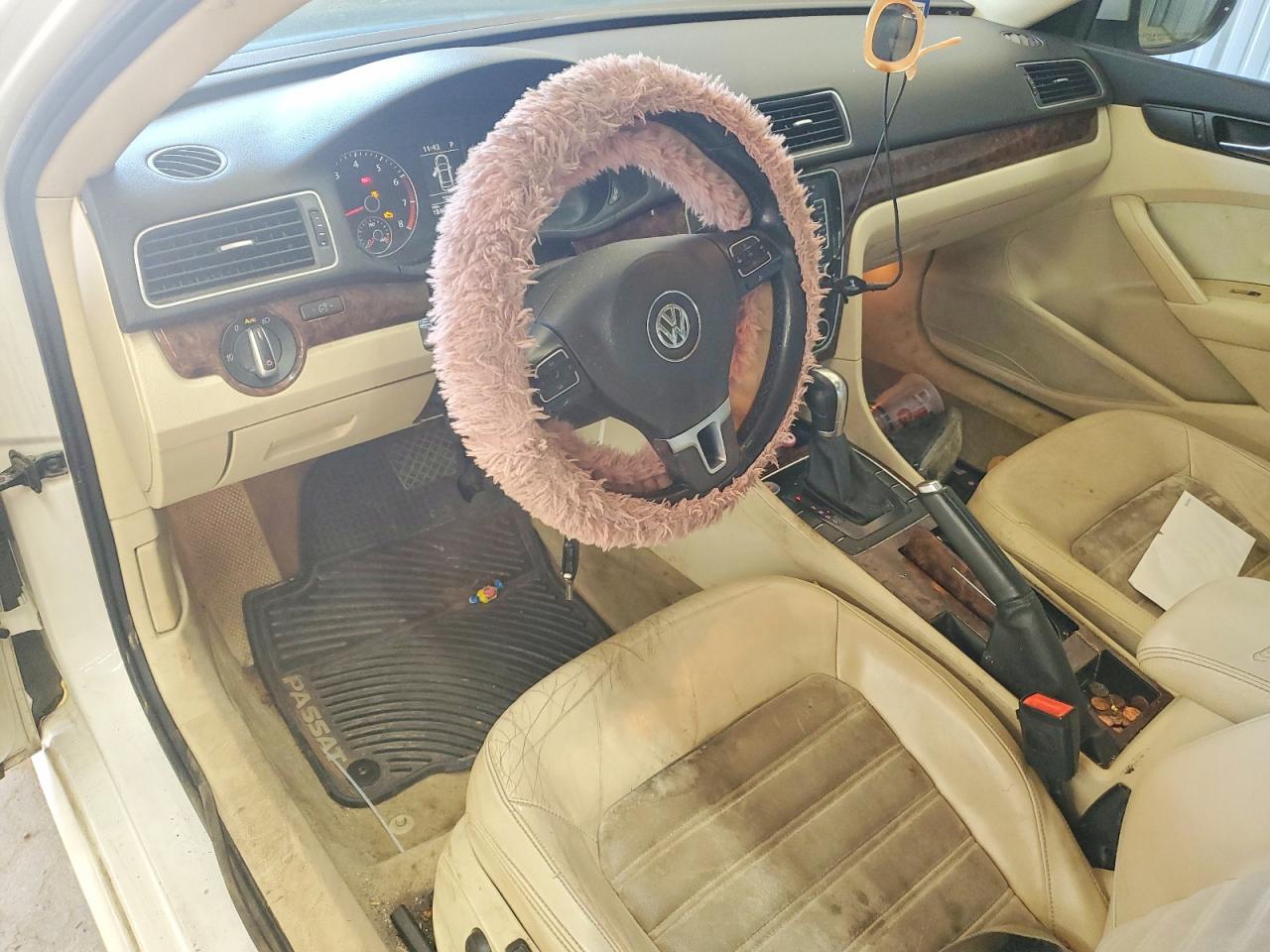 2012 Volkswagen Passat Sel Белый vin: 1VWCM7A39CC012313