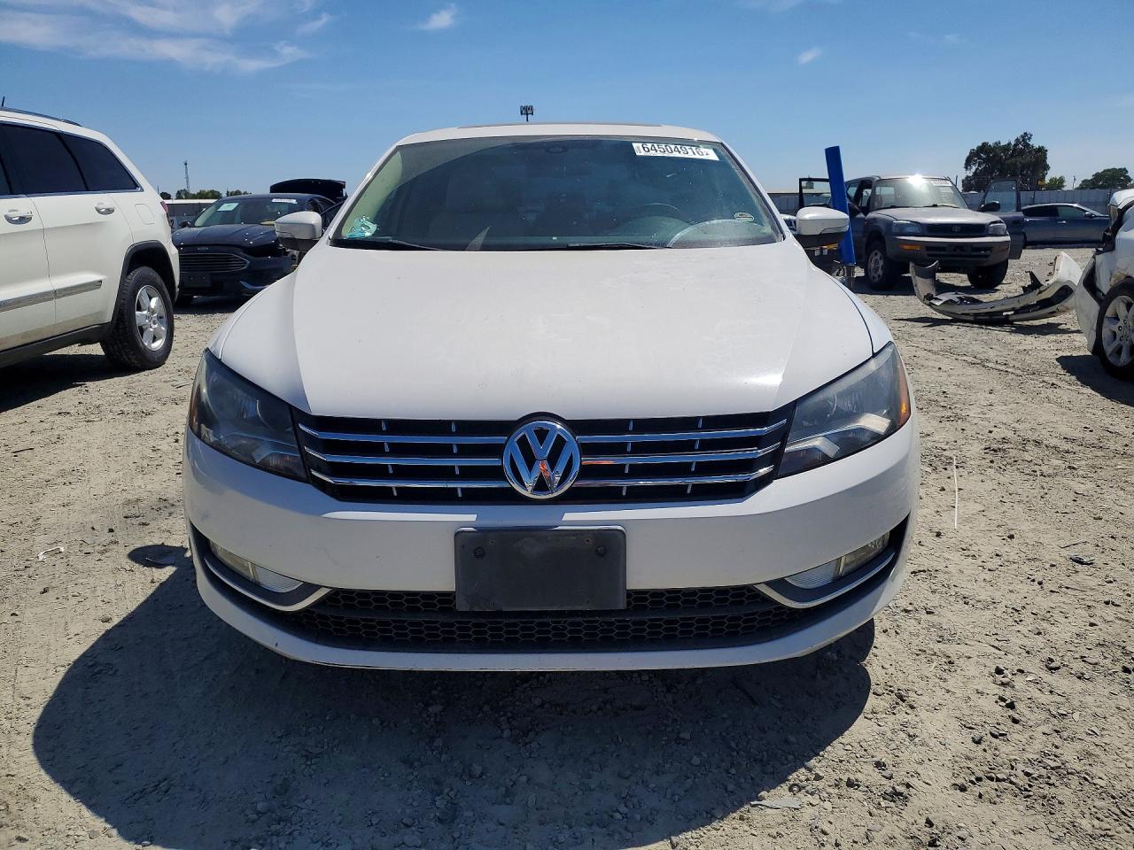 2012 Volkswagen Passat Sel White vin: 1VWCM7A39CC079431