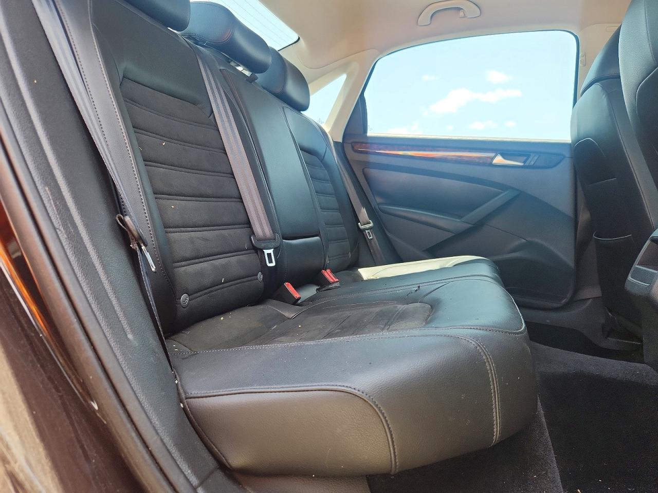 2012 Volkswagen Passat Sel Black vin: 1VWCM7A39CC096231