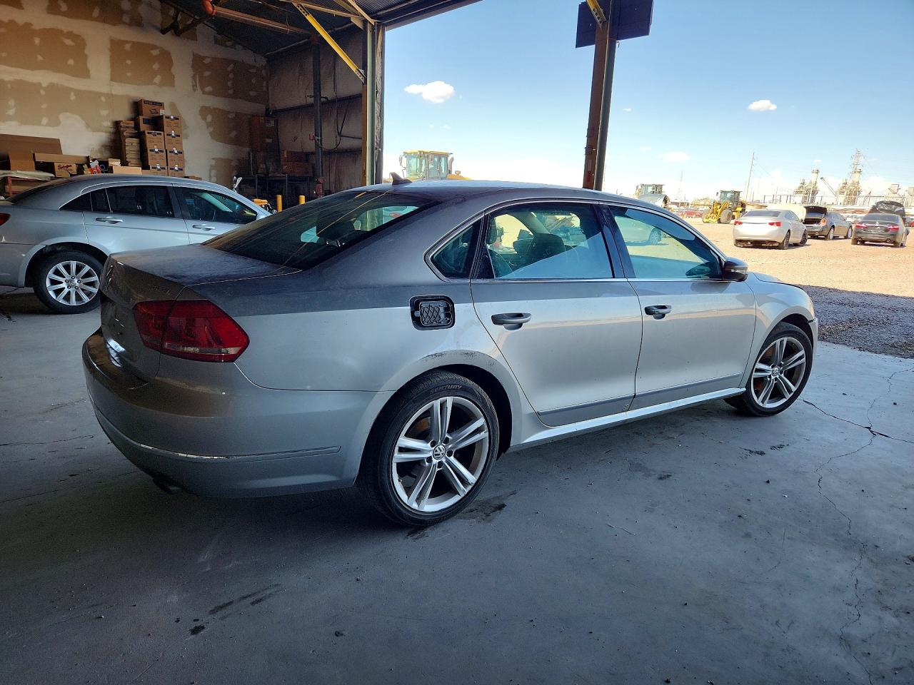 2012 Volkswagen Passat Sel Серебряный vin: 1VWCM7A39CC104229