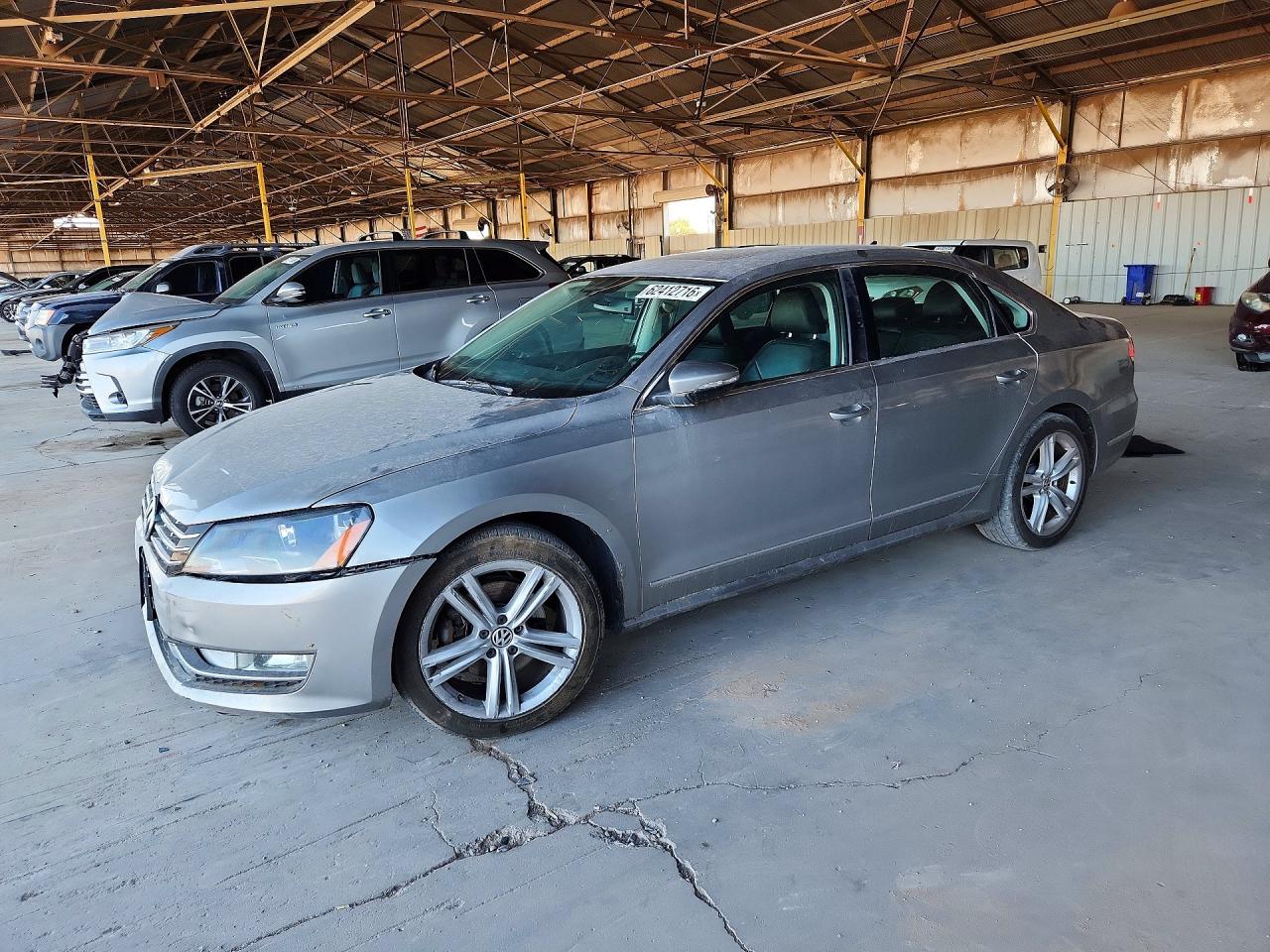 2012 Volkswagen Passat Sel Серебряный vin: 1VWCM7A39CC104229