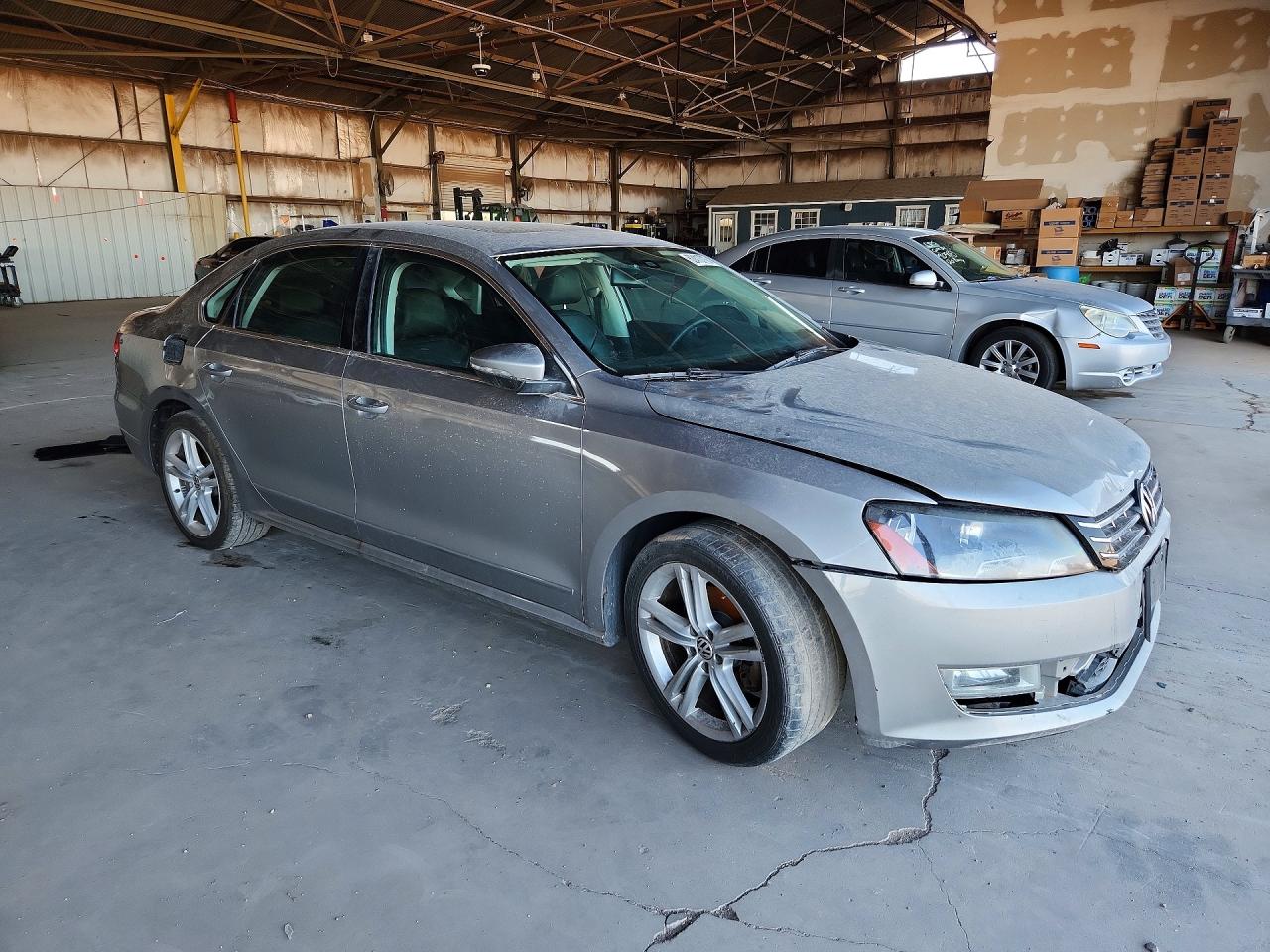 2012 Volkswagen Passat Sel Серебряный vin: 1VWCM7A39CC104229