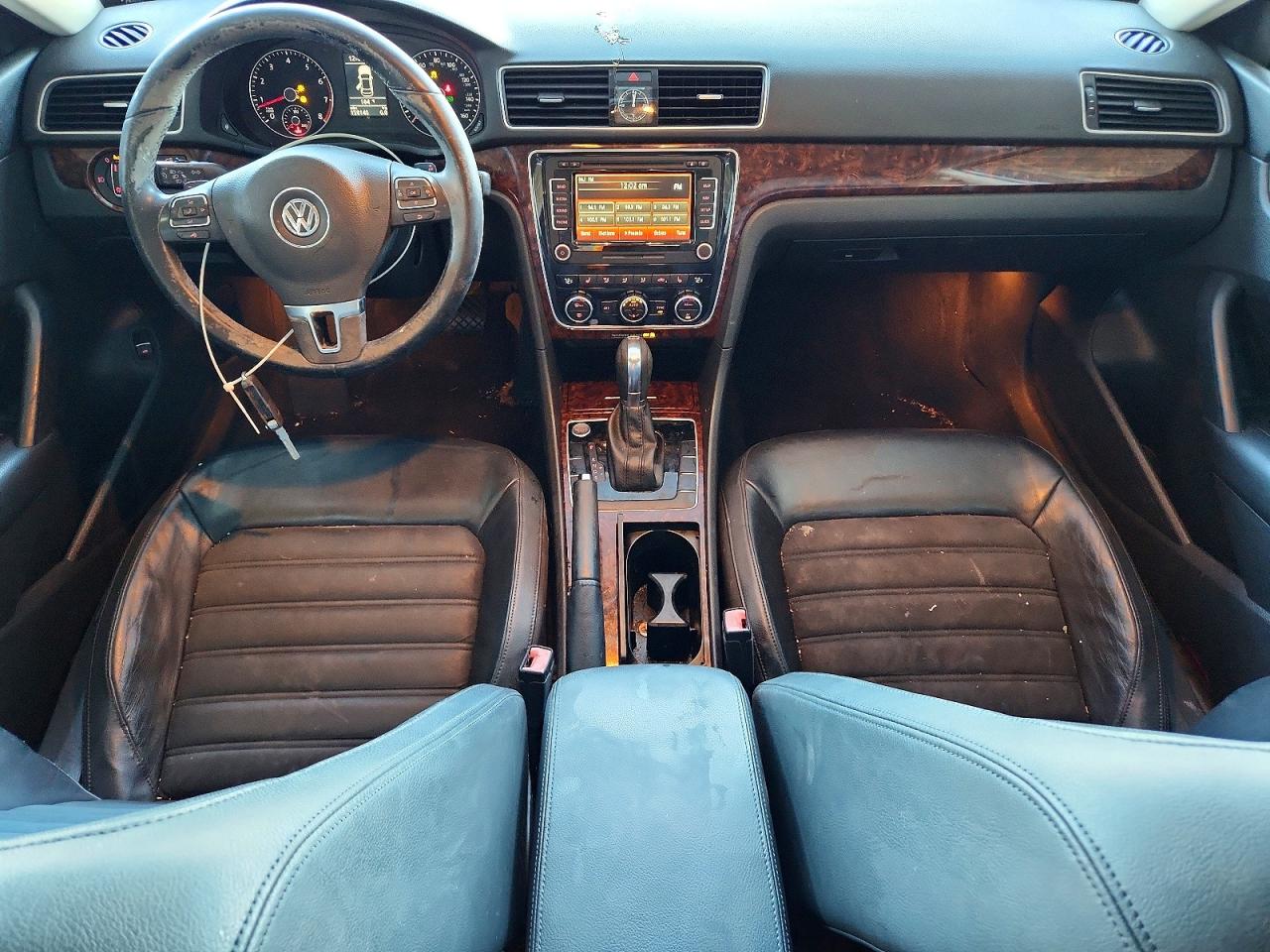2012 Volkswagen Passat Sel Серебряный vin: 1VWCM7A39CC104229