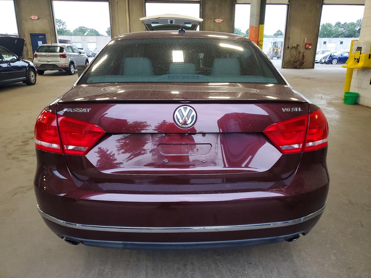 2014 Volkswagen Passat Sel Maroon vin: 1VWCM7A39EC077715