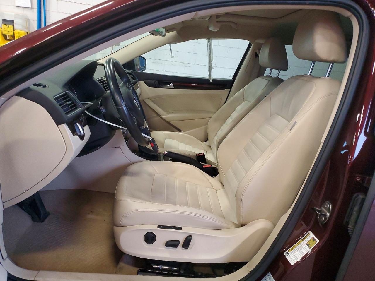 2014 Volkswagen Passat Sel Maroon vin: 1VWCM7A39EC077715