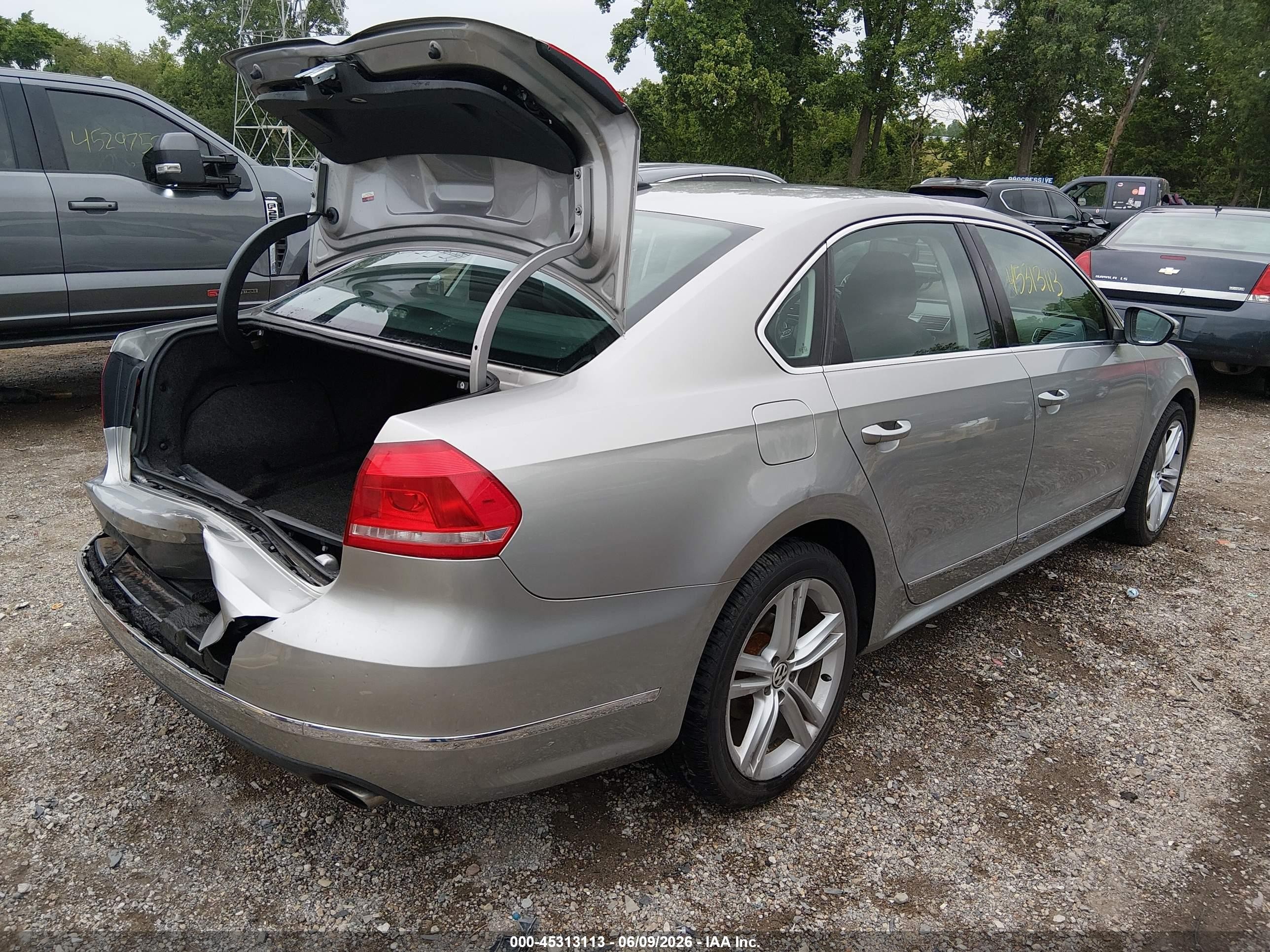 2012 Volkswagen Passat 3.6l V6 Sel Premium Silver vin: 1VWCM7A3XCC059902