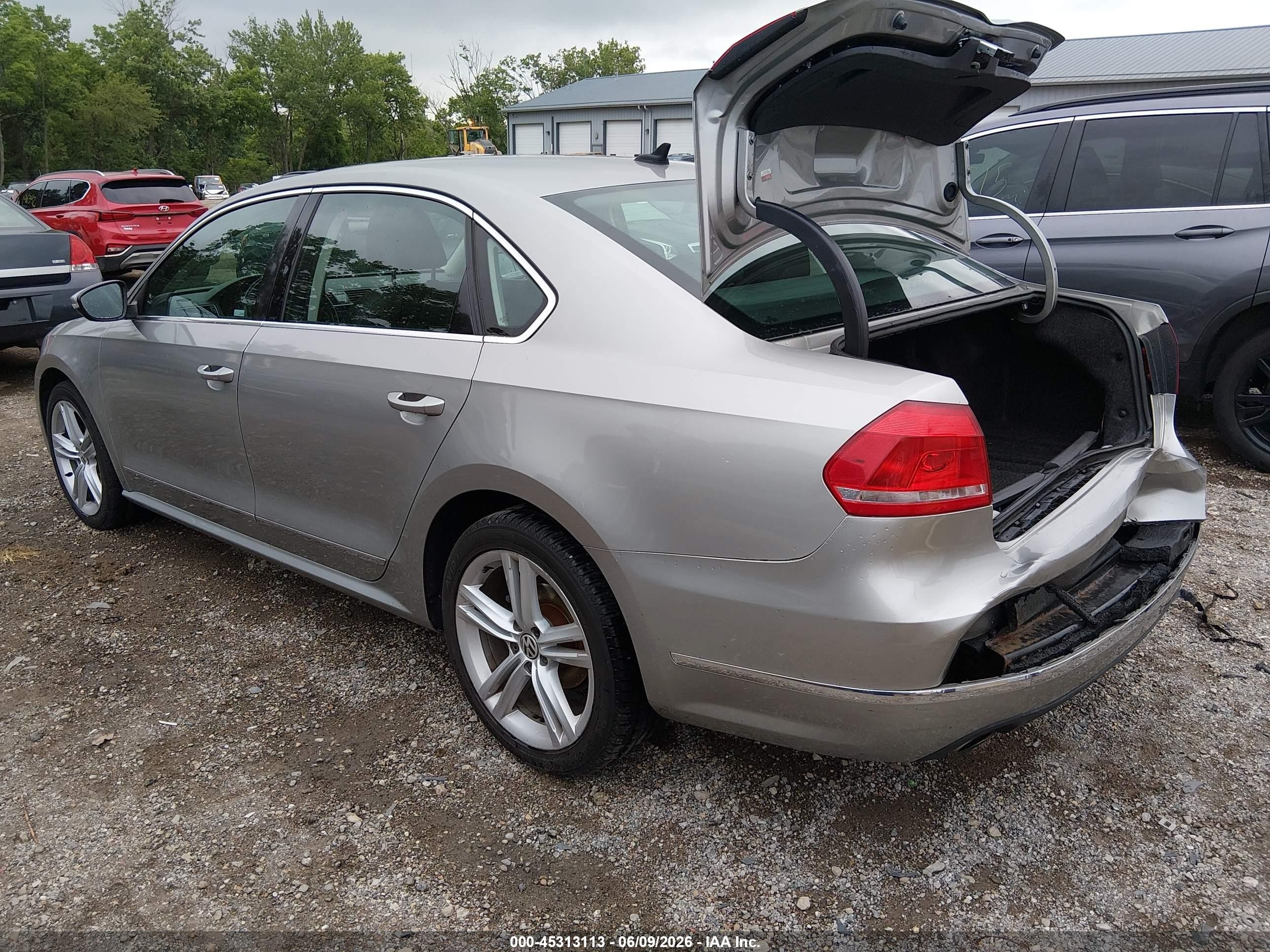 2012 Volkswagen Passat 3.6l V6 Sel Premium Silver vin: 1VWCM7A3XCC059902